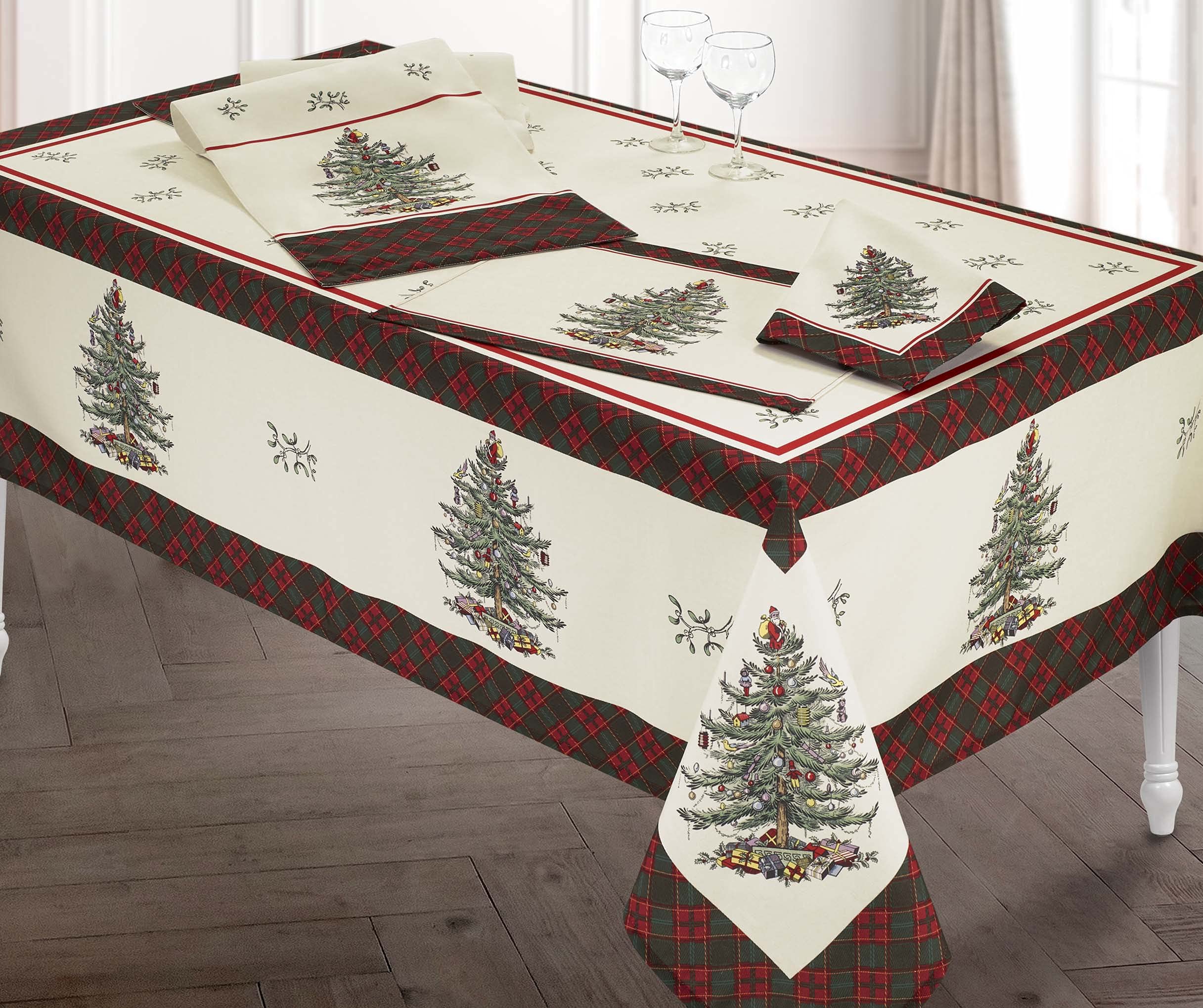 Spode - Napkin Set, Holiday Home Decor, Set Of 4 (Spode Christmas Tree Tartan Collection)