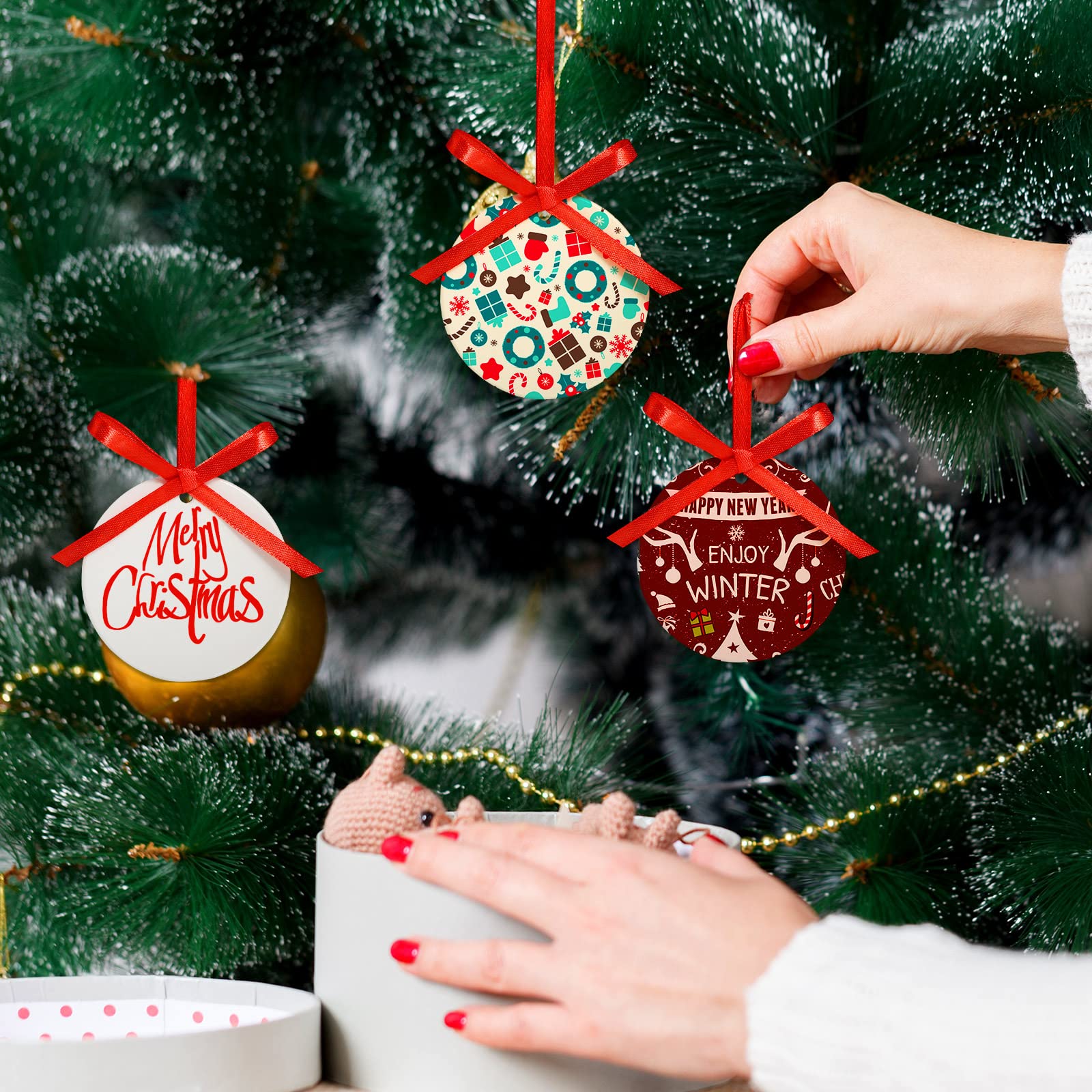 Patelai 15 Pieces Christmas Sublimation Ceramic Ornaments 3.15 Inch Round White Ceramic Christmas Ornaments DIY Blanks with Red