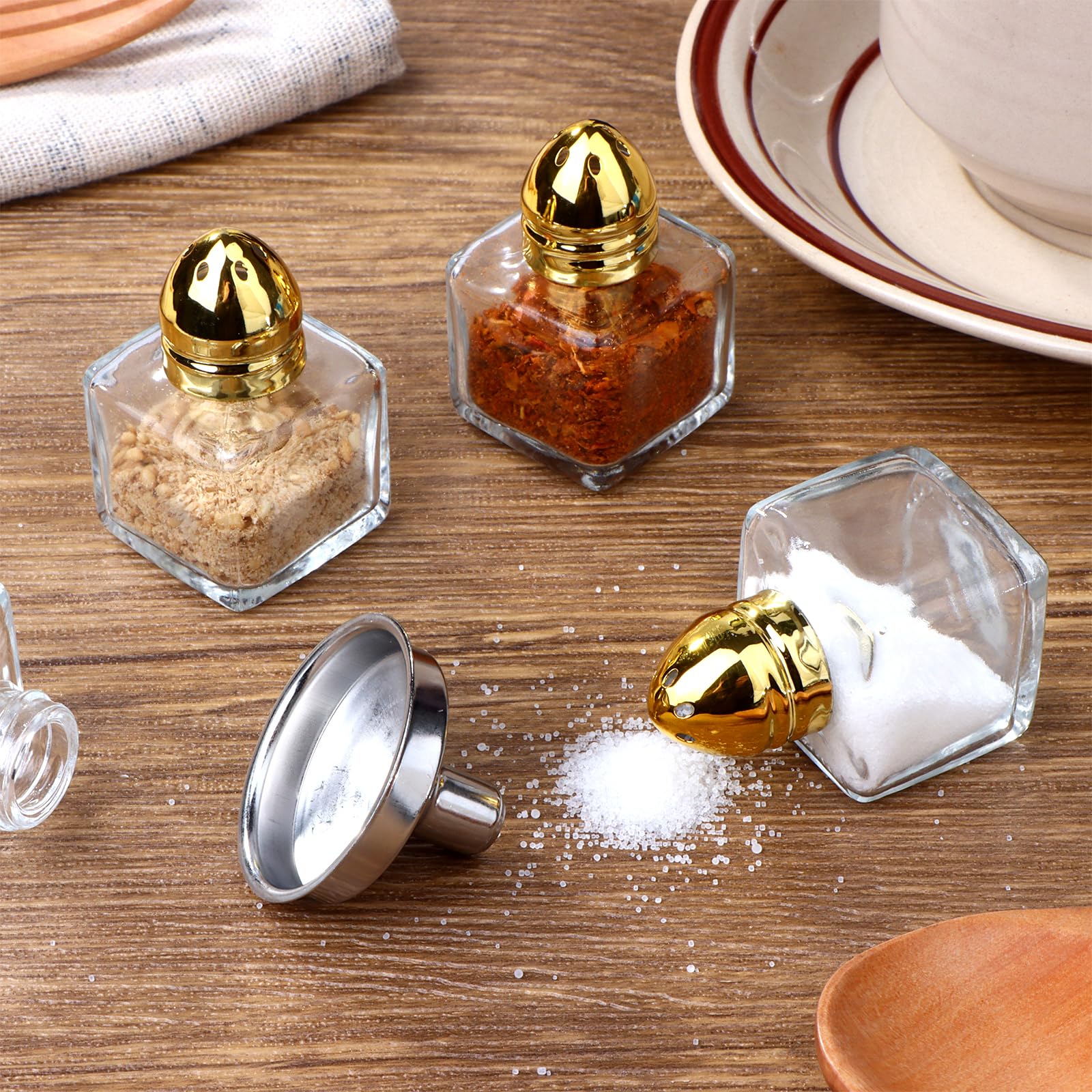 Ruiyele 18 Pcs 0.5 Oz Cube Small Salt And Pepper Shakers With Tone Top Clear Mini Glass Spice Shakers Spice Salt Shakers For Wed