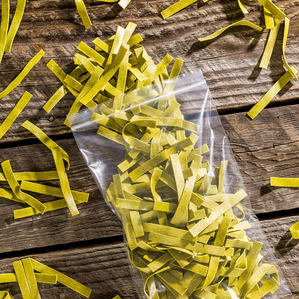 Restaurantware Bag Tek 9.5 X 6 Inch Resealable Zip Bags 100 High Clarity Zip Bags - For Snacks Nuts Seeds Candy Treats & More Cl