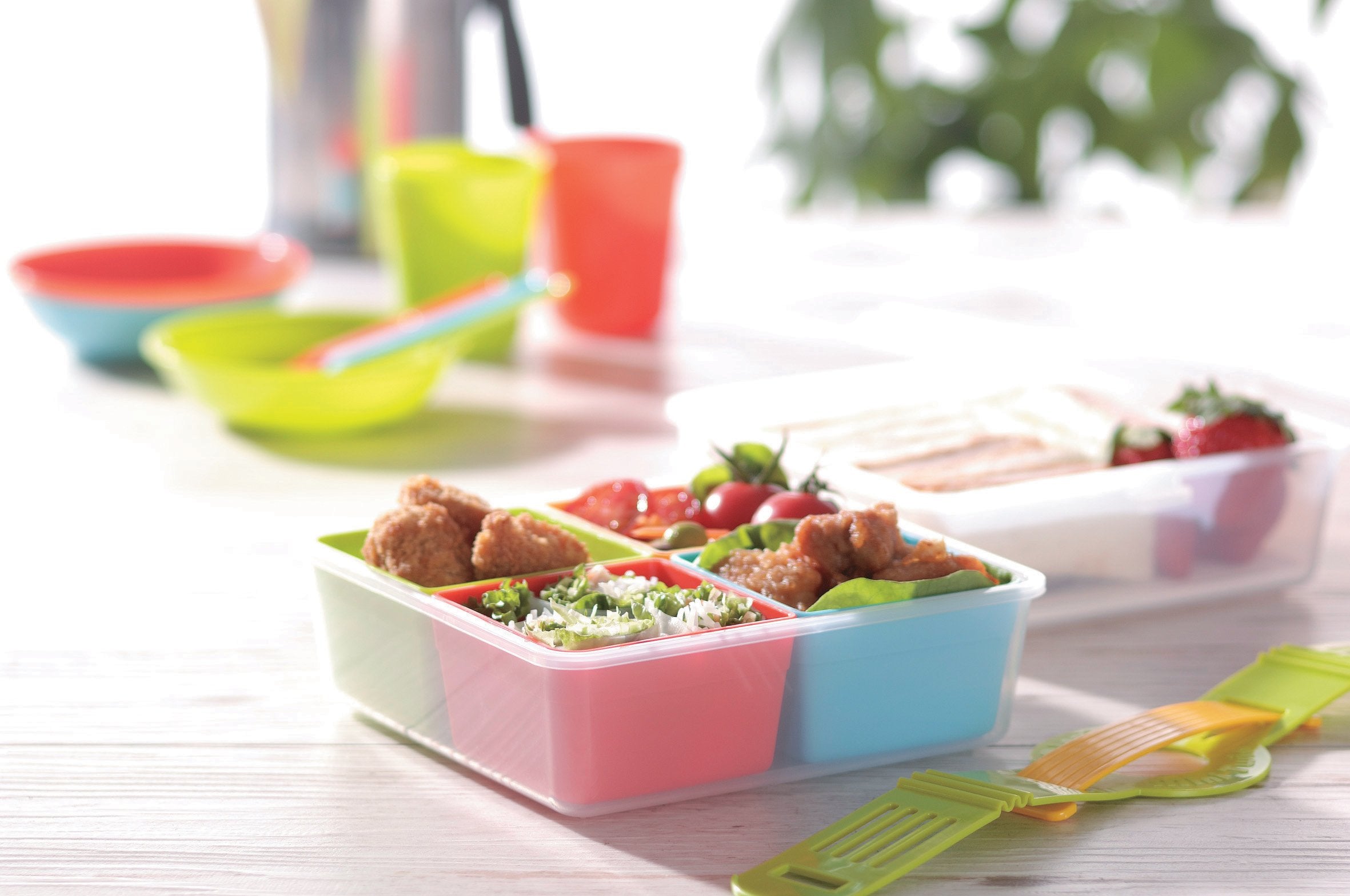 INOMATA Bento Box  7 inches wide x 7 inches long x 4.75 inches deep  mix