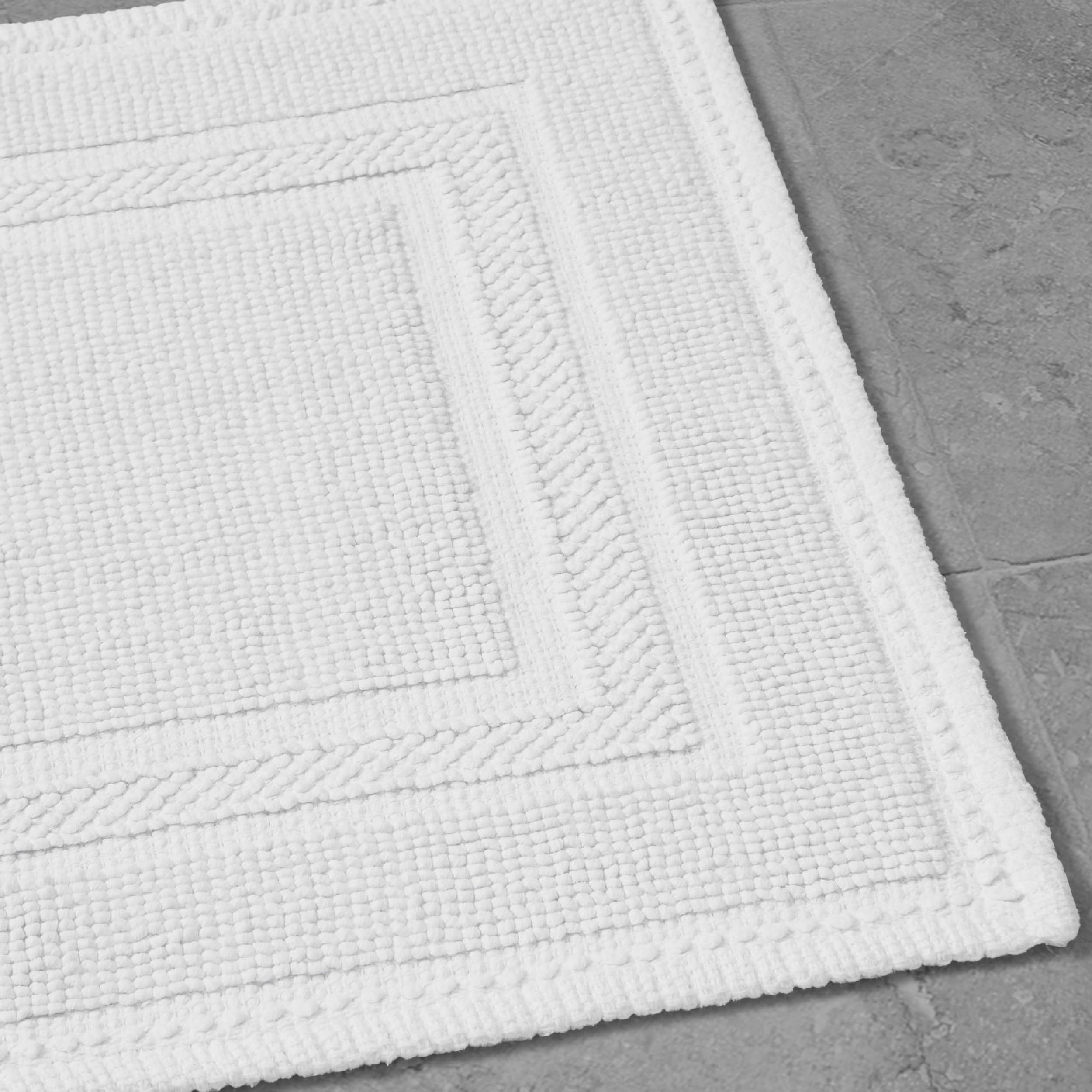 Jean Pierre - Stonewash Racetrack Bath Rug  Cotton  Premium Bathroom D?or  Machine Washable  Highly Absorbent  Measures 21?x 34? White