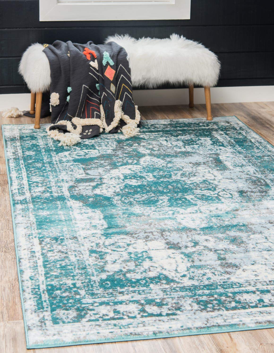 Unique Loom Sofia Collection Area Rug - Salle Garnier (6 1 x 9 Rectangle, Turquoise/ Blue)