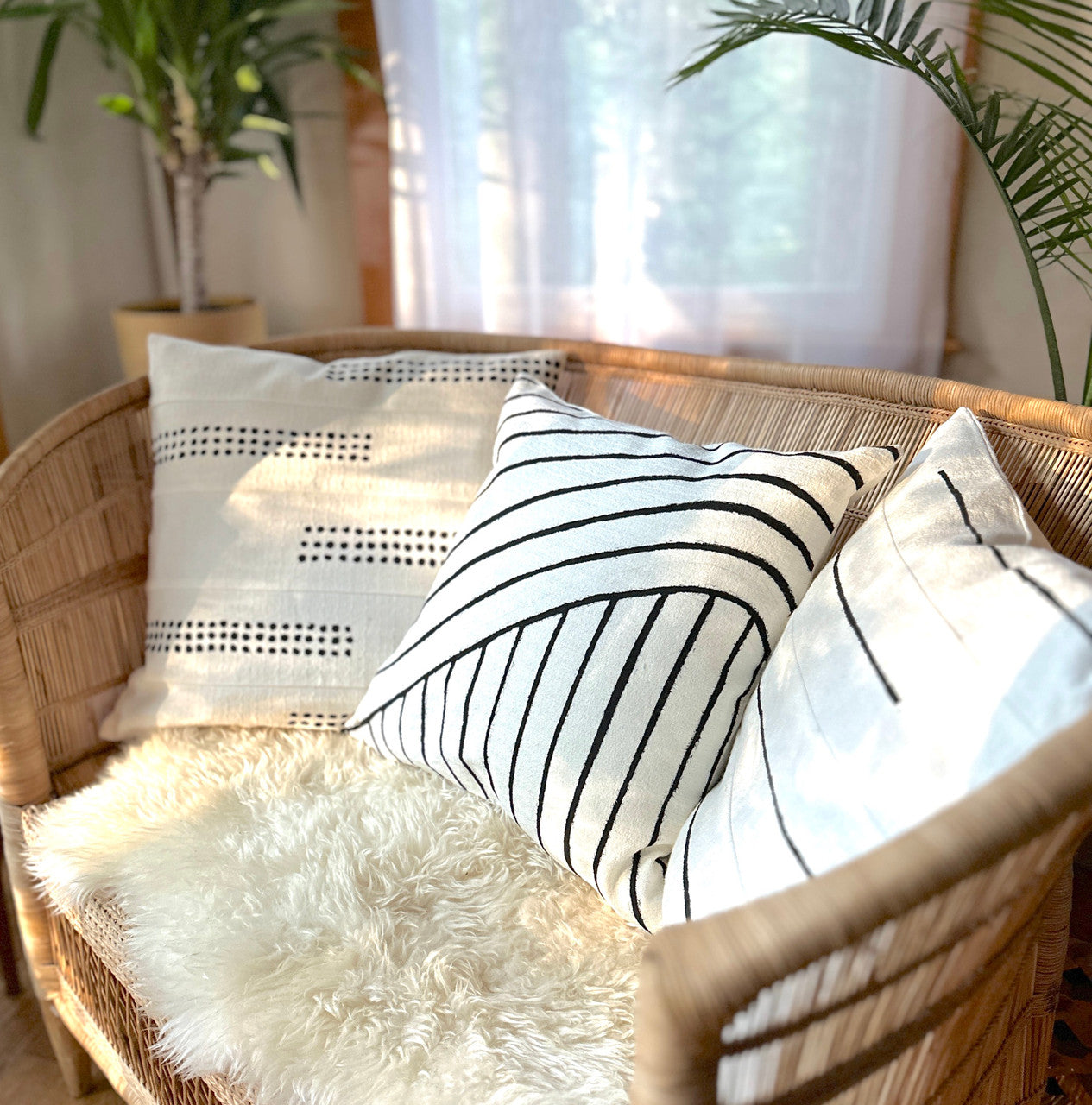 Organic Lines White Sadza Pillow