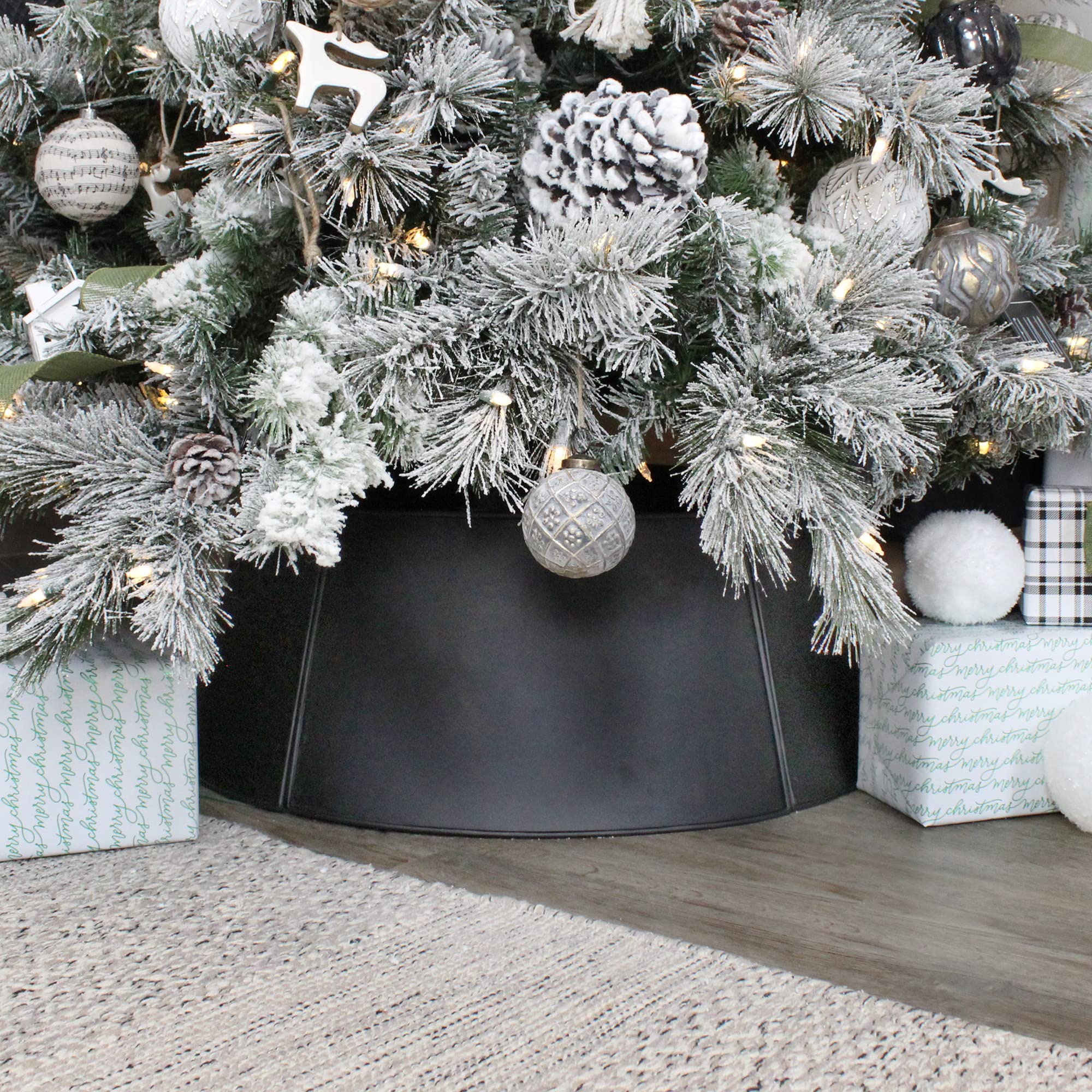 AuldHome Design Black Metal Tree Collar (Large 29-Inch); Enamelware, 5-Panel Set Christmas Tree Accent, Distressed Retro Style