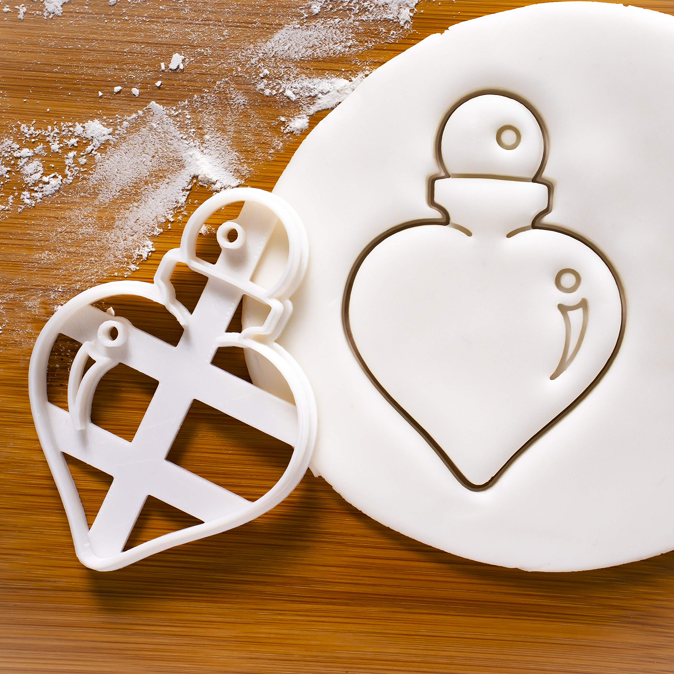 Set Of 3 Potion Bottle Cookie Cutters (Designs: Love, Poison, And Health), 3 Pieces - Bakerlogy