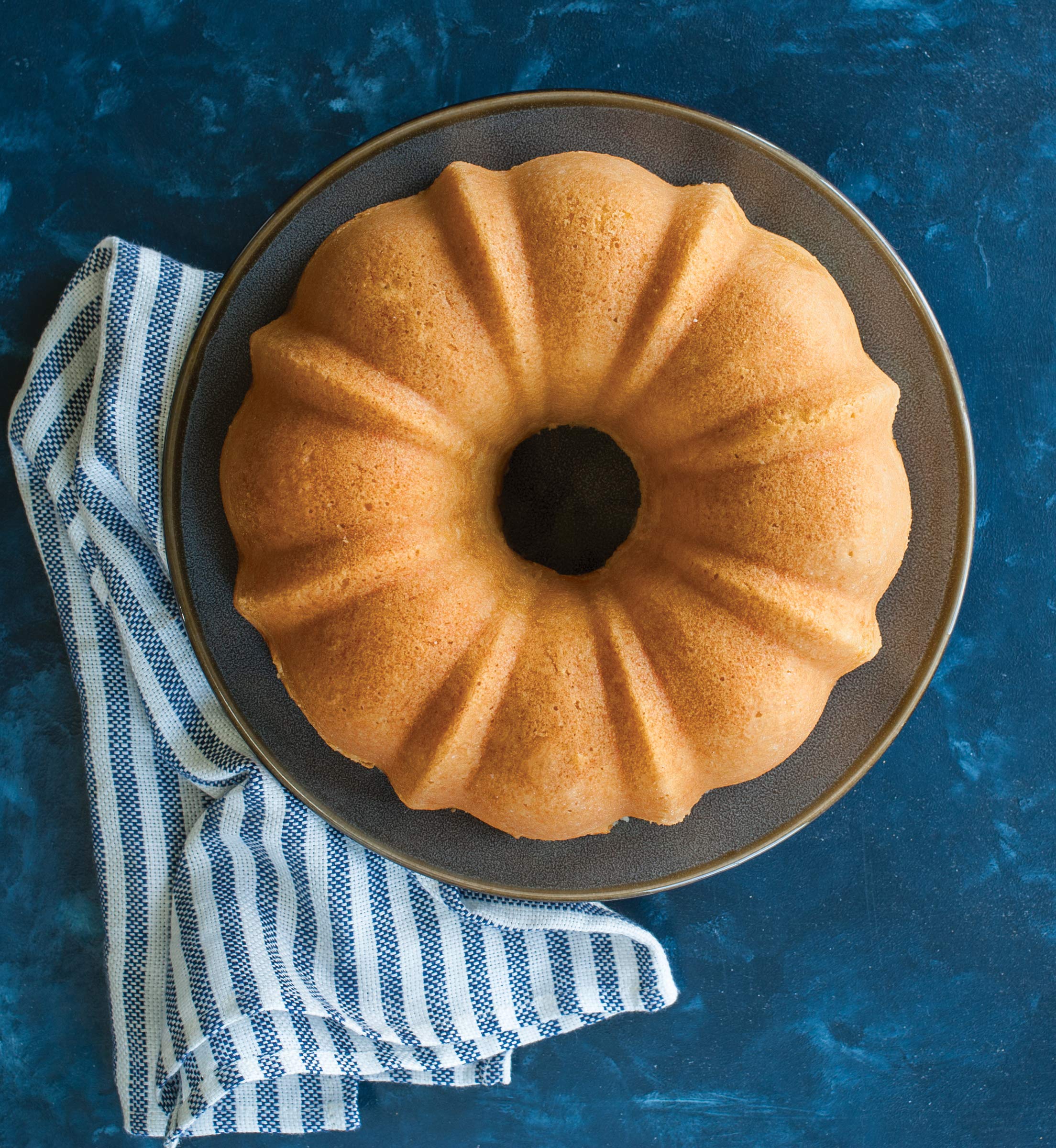 Nordic Ware Formed Bundt, 12 Cup, Sea Glass