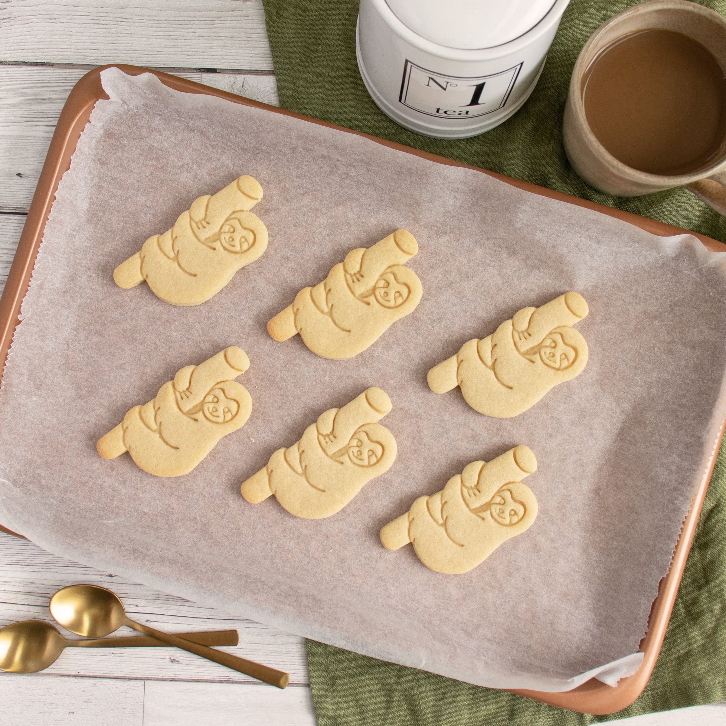 Sloth On Tree Cookie Cutter, 1 Piece - Bakerlogy
