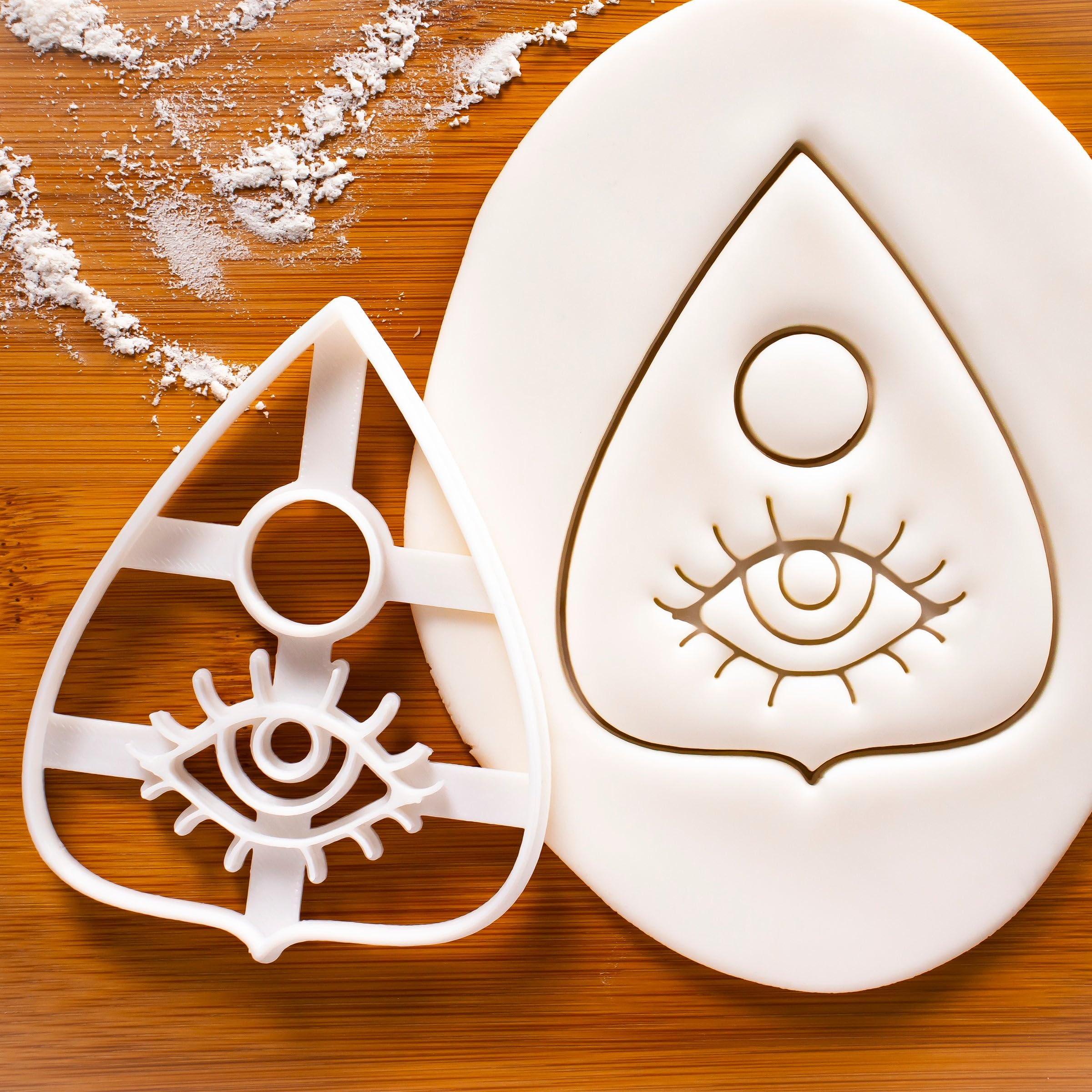 Planchette Eye Cookie Cutter, 1 Piece - Bakerlogy