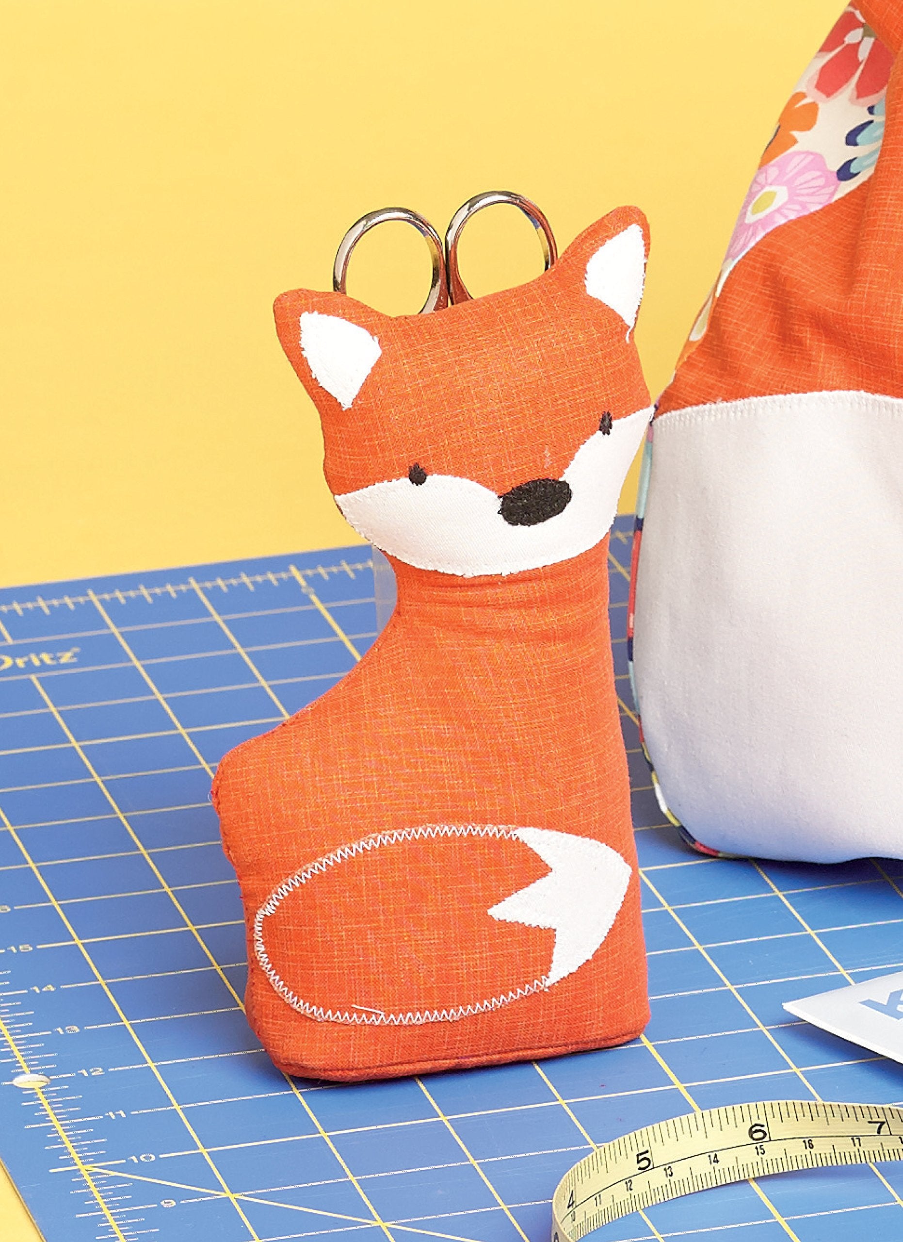 Mccall'S Kwik Tote Bag And Scissor Holder Front Sewing Pattern, One Size
