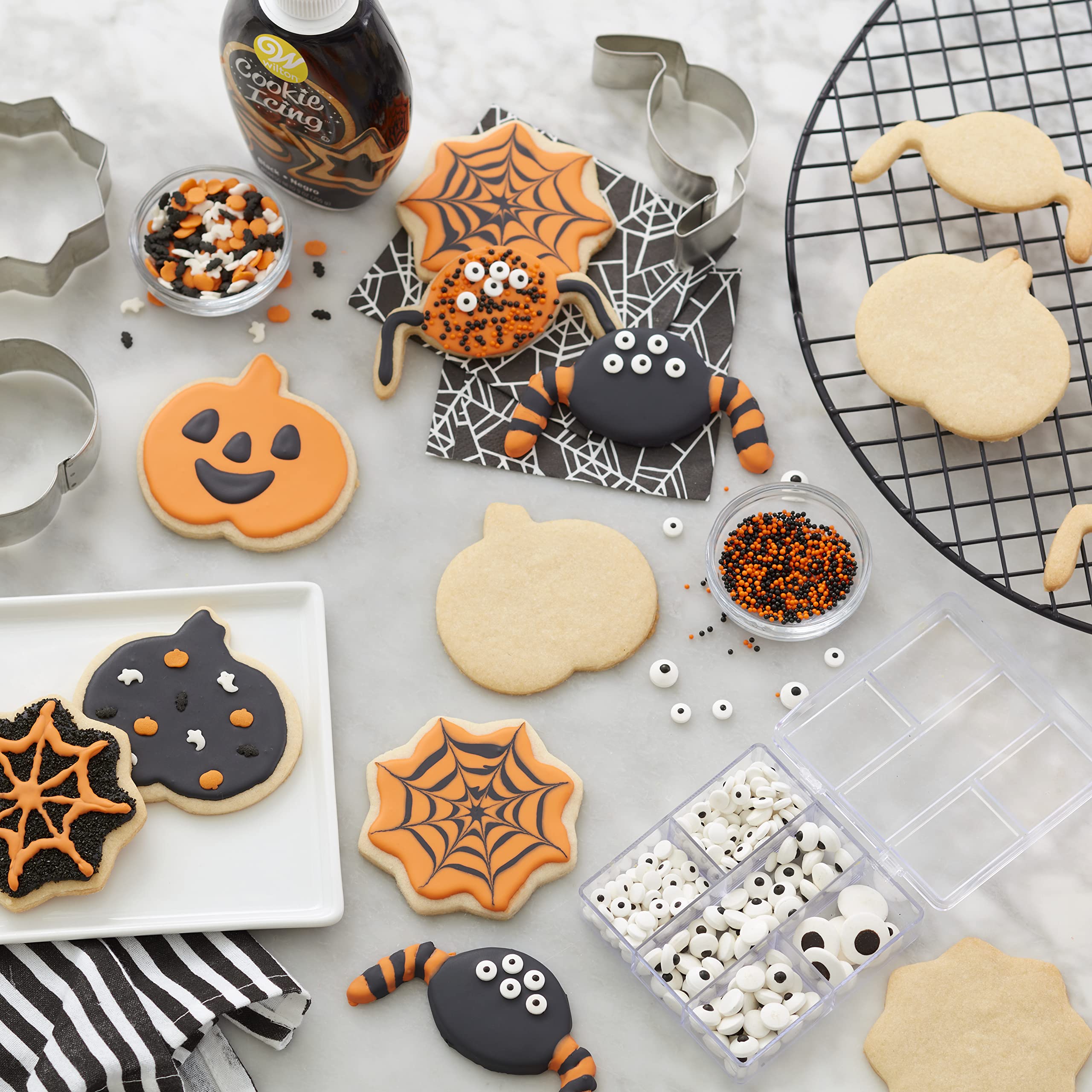 Wilton Cookie Icing - Quick, Easy-To-Use And Ready For Cake And Cookie Decorations, 9 Ounce, Black