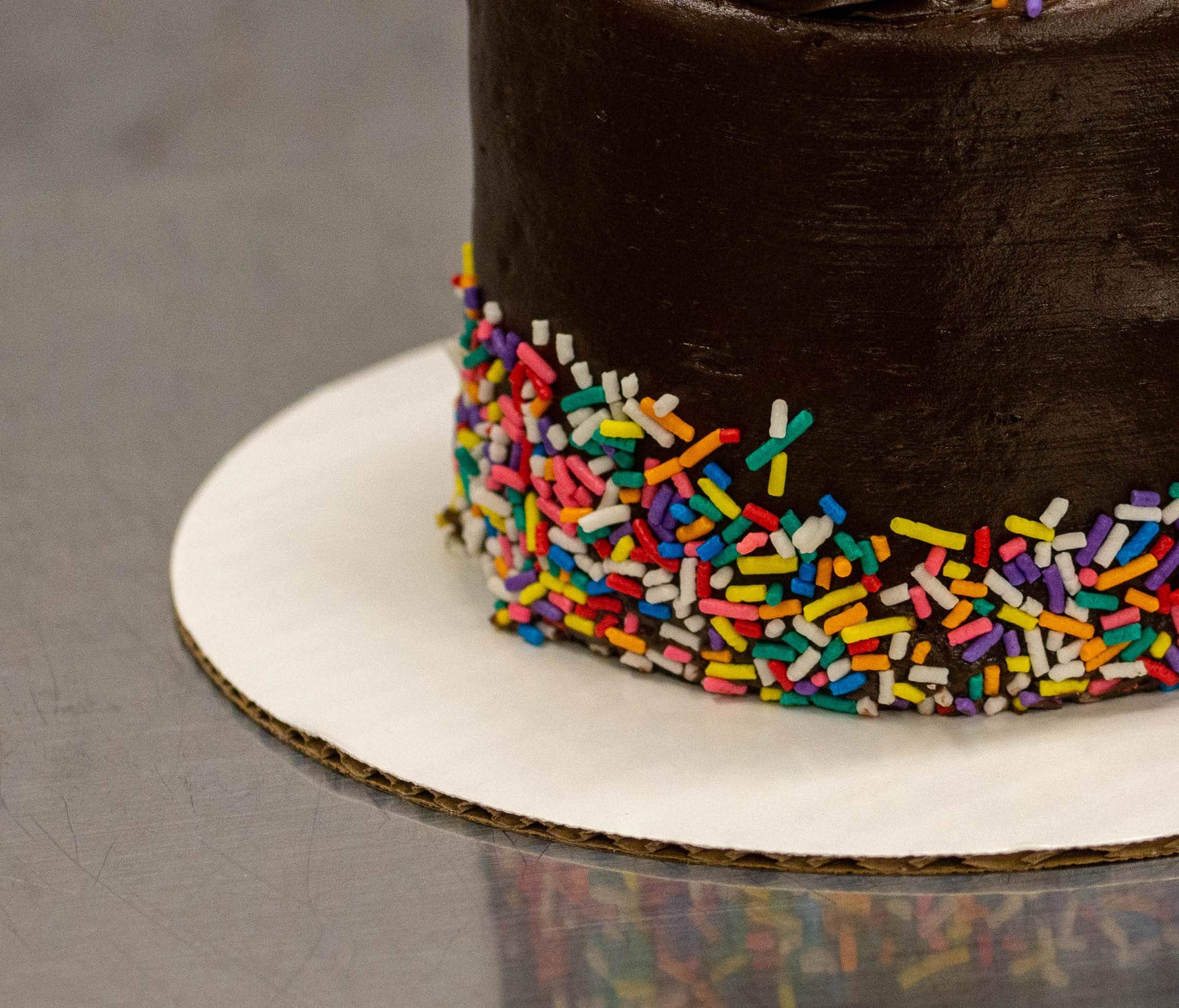 Southern Champion Tray 11225 14'' Corrugated Single Wall Cake , Greaseproof, White (Case Of 100)