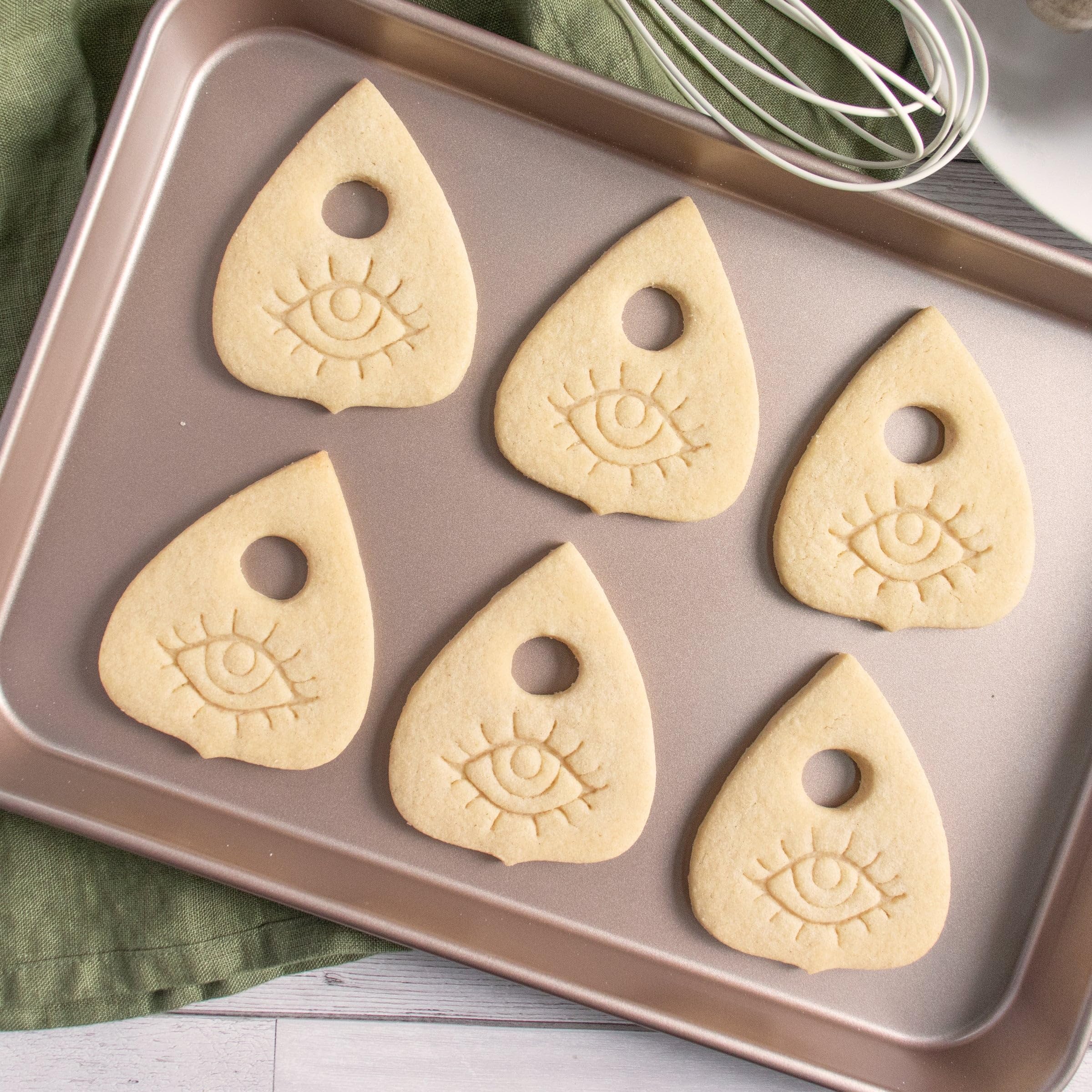 Planchette Eye Cookie Cutter, 1 Piece - Bakerlogy
