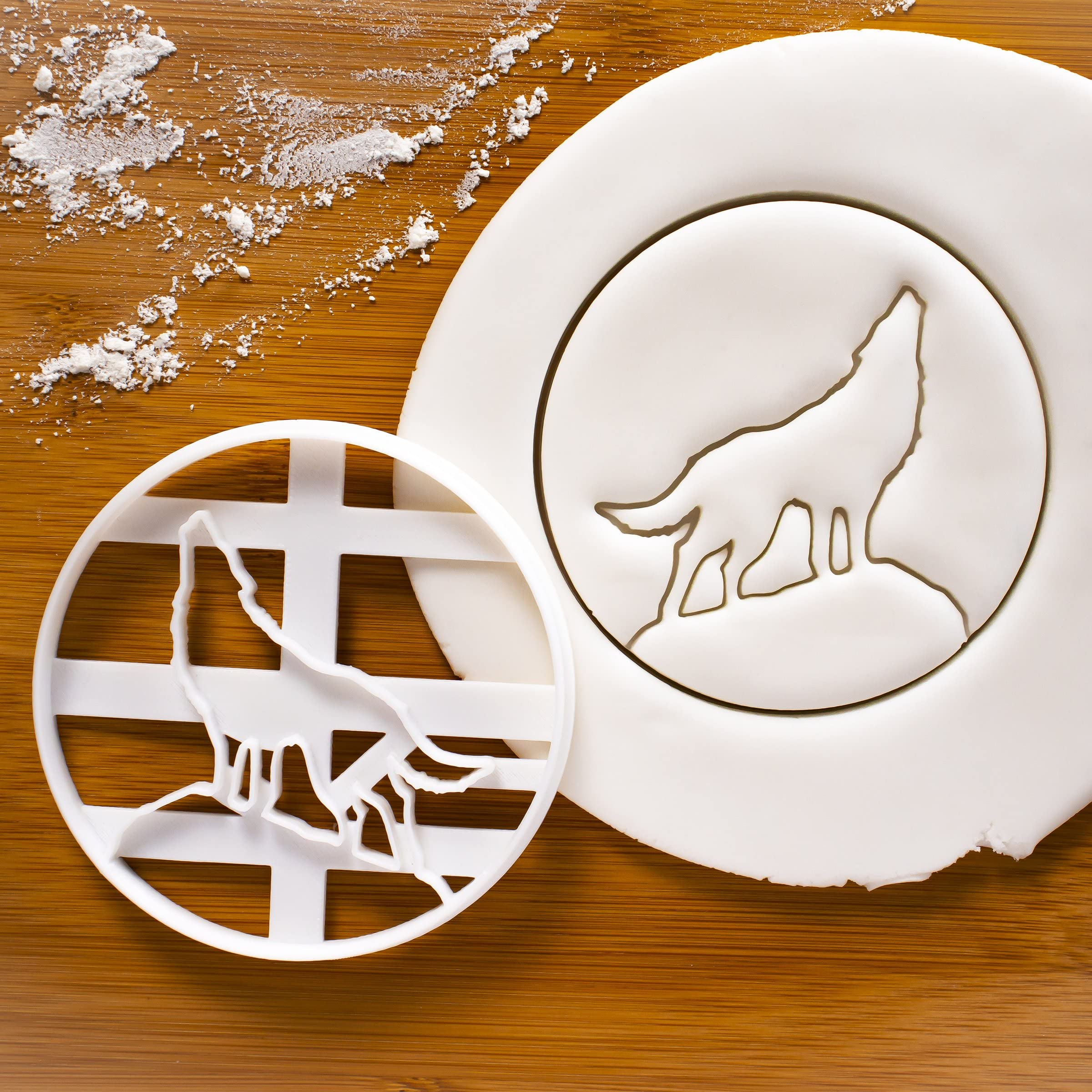 Set Of 2 Wolf Cookie Cutters (Designs: Howling Wolf And Wolf Paw Prints), 2 Pieces -Bakerlogy