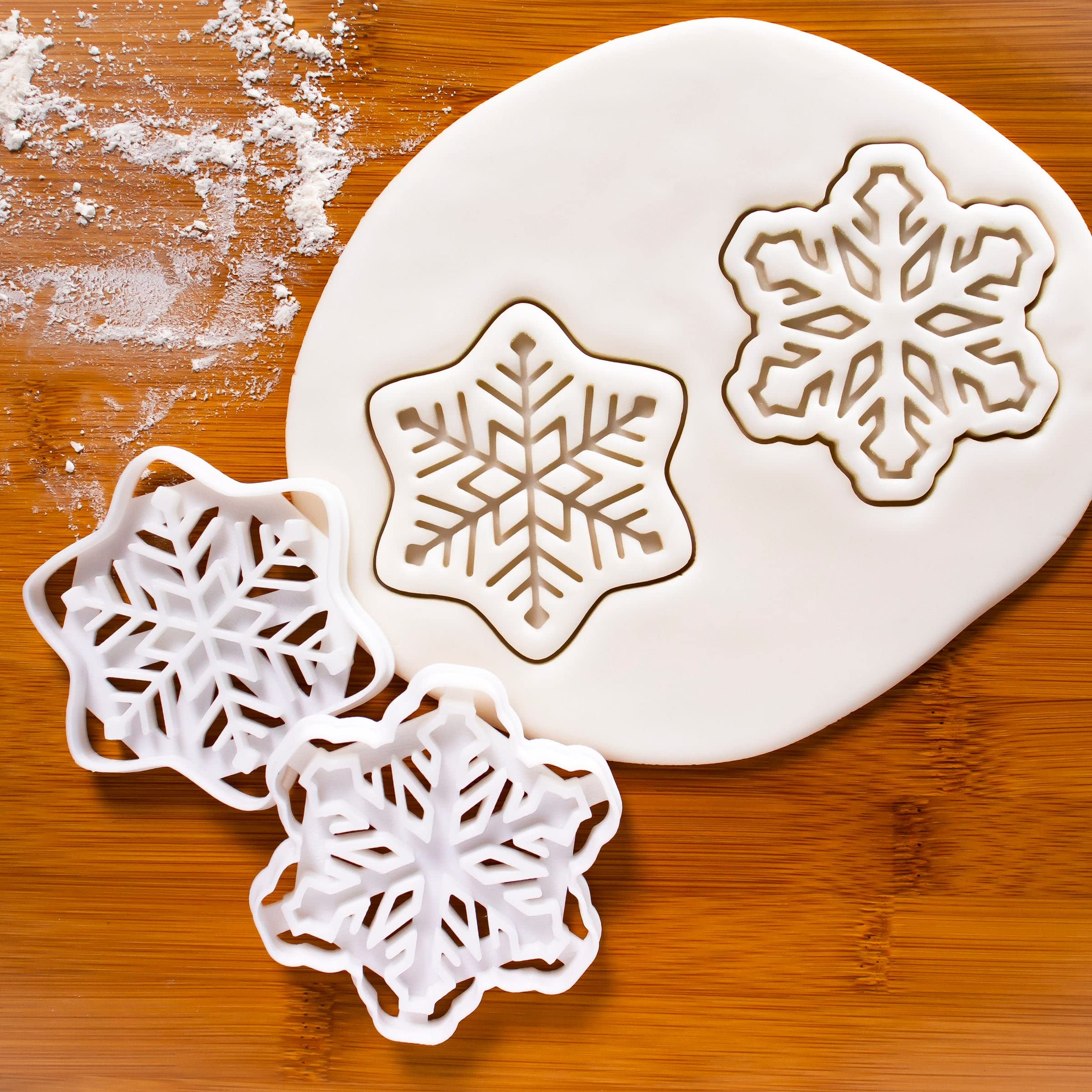 Set Of 2 Snowflake Cookie Cutters (Style 1 And 2), 2 Pieces - Bakerlogy