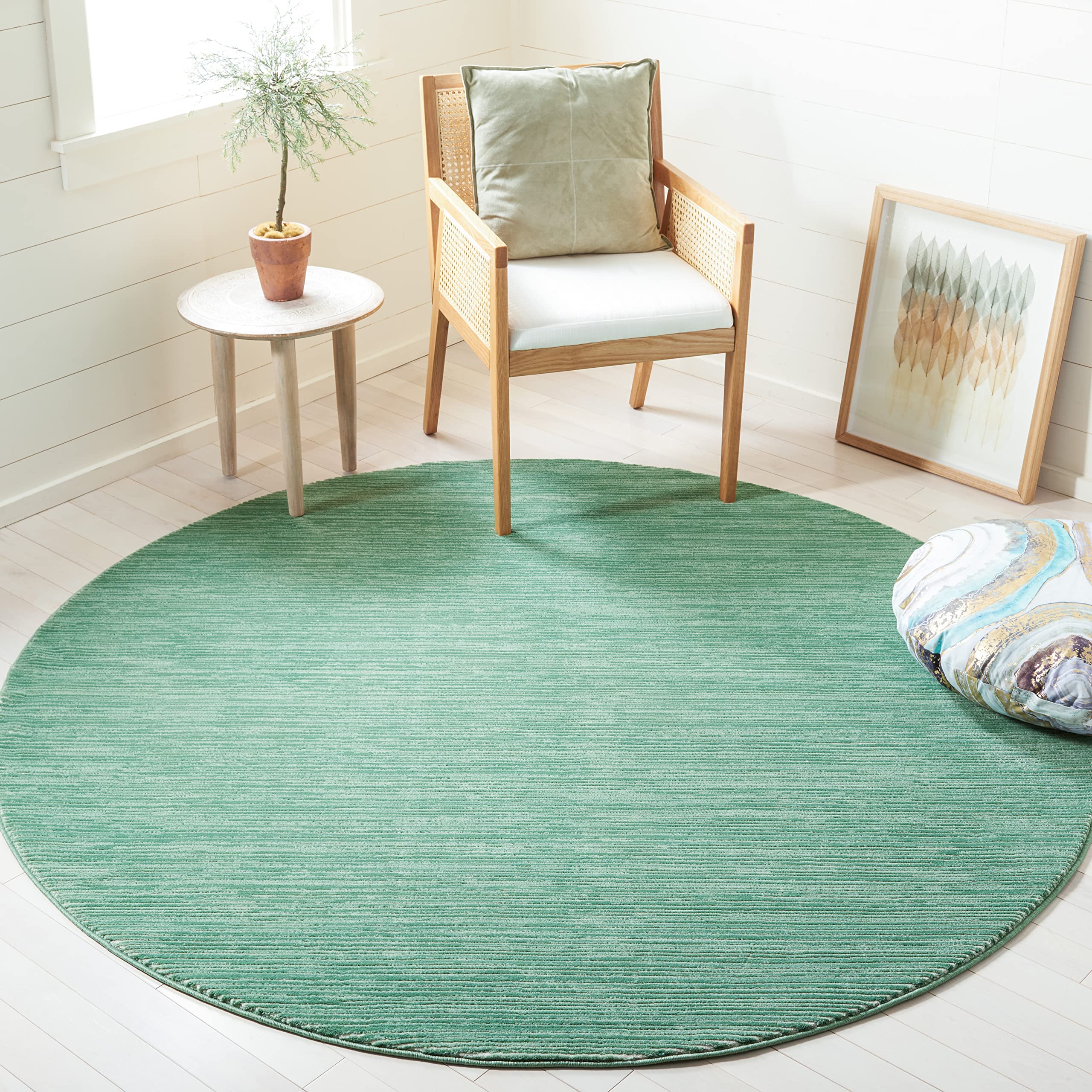 SAFAVIEH Vision Collection Area Rug - 67 Round, Light Green, Modern Chic Ombre Tonal Design, Non-Shedding & Easy Care, Ideal fo
