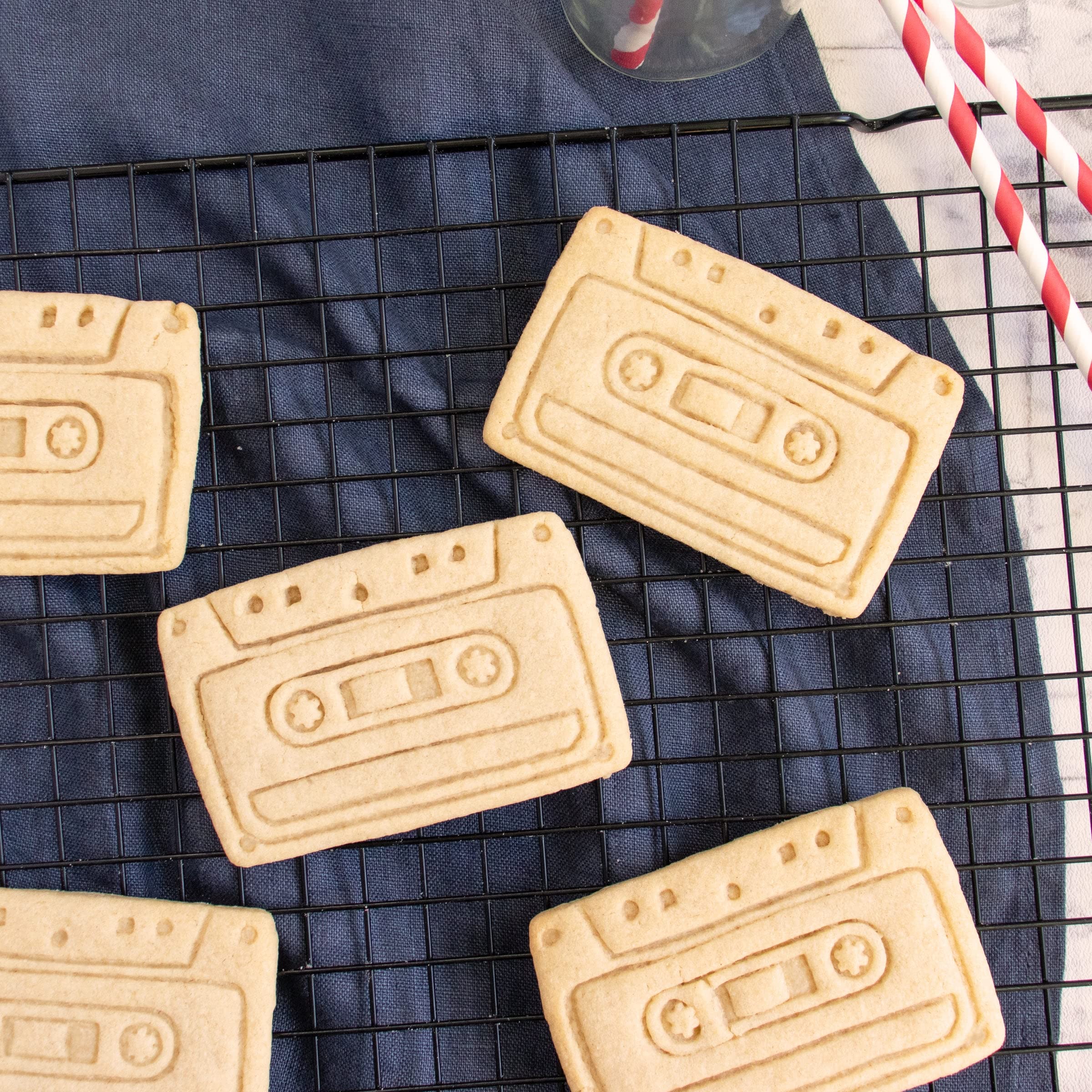 Cassette Tape Cookie Cutter, 1 Piece - Bakerlogy