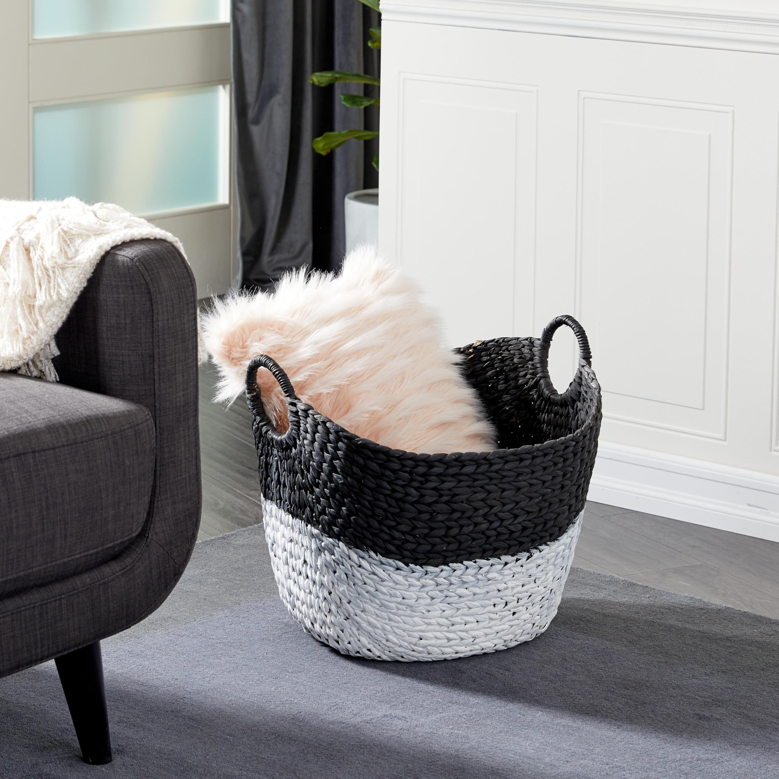 CosmoLiving by Cosmopolitan Seagrass Handmade Large Woven Storage Basket with Handles  22'' x 17'' x 19''  Black