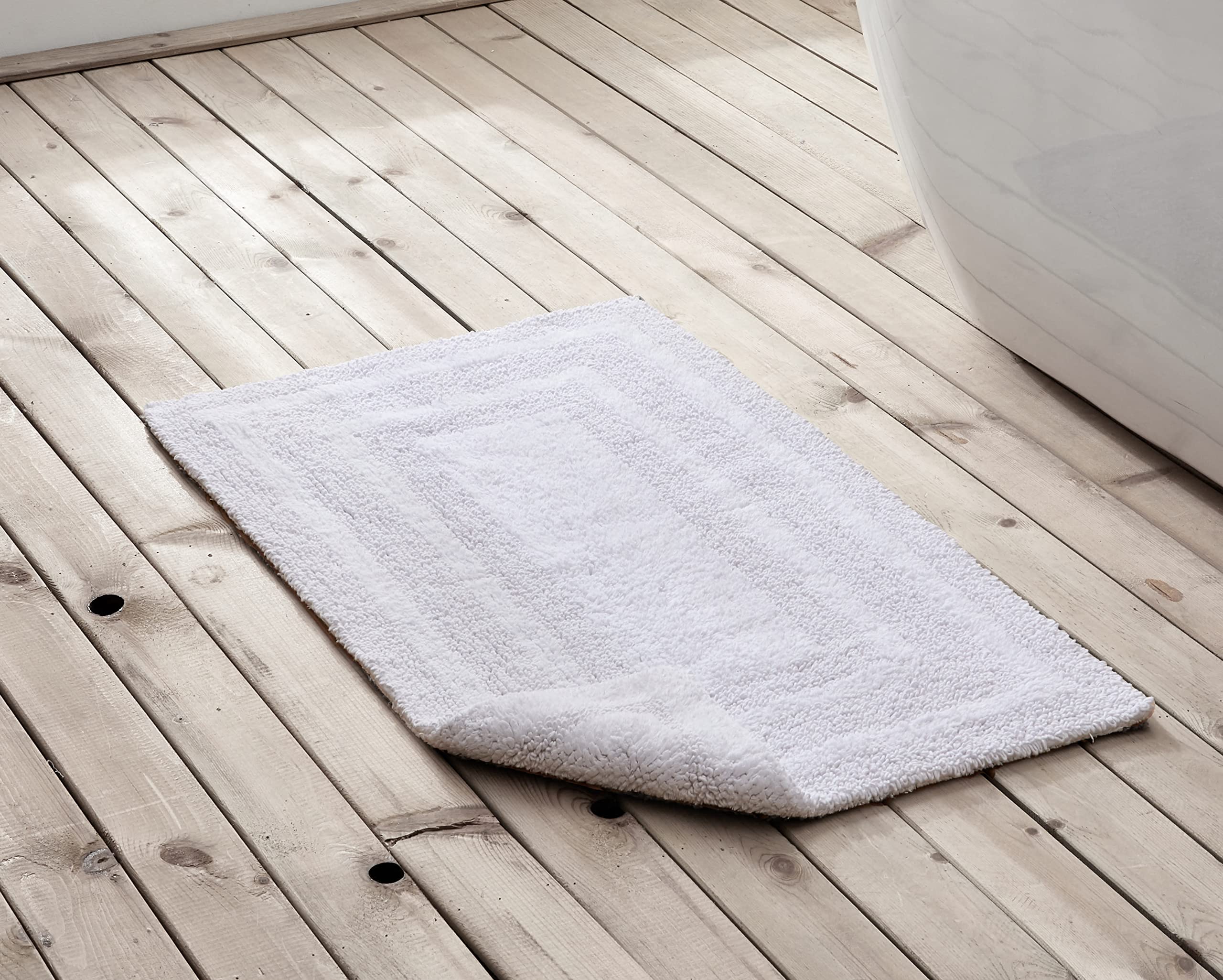 Eddie Bauer - Bathroom Rugs Set, Soft Tufted Cotton Bathroom Decor, Super Absorbent & Quick Dry (Logan White, 2 Piece)