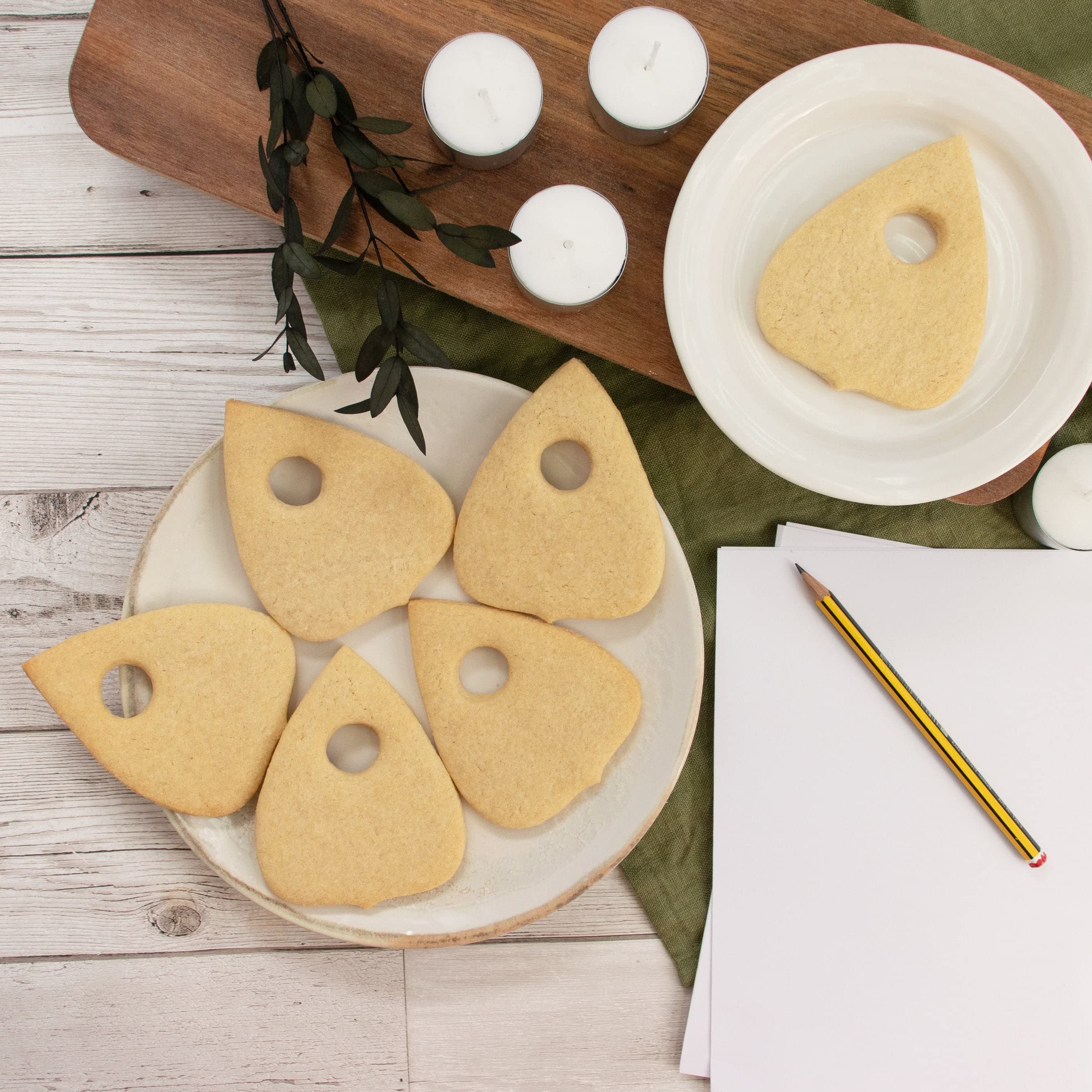 Planchette Plain Cookie Cutter, 1 Piece - Bakerlogy
