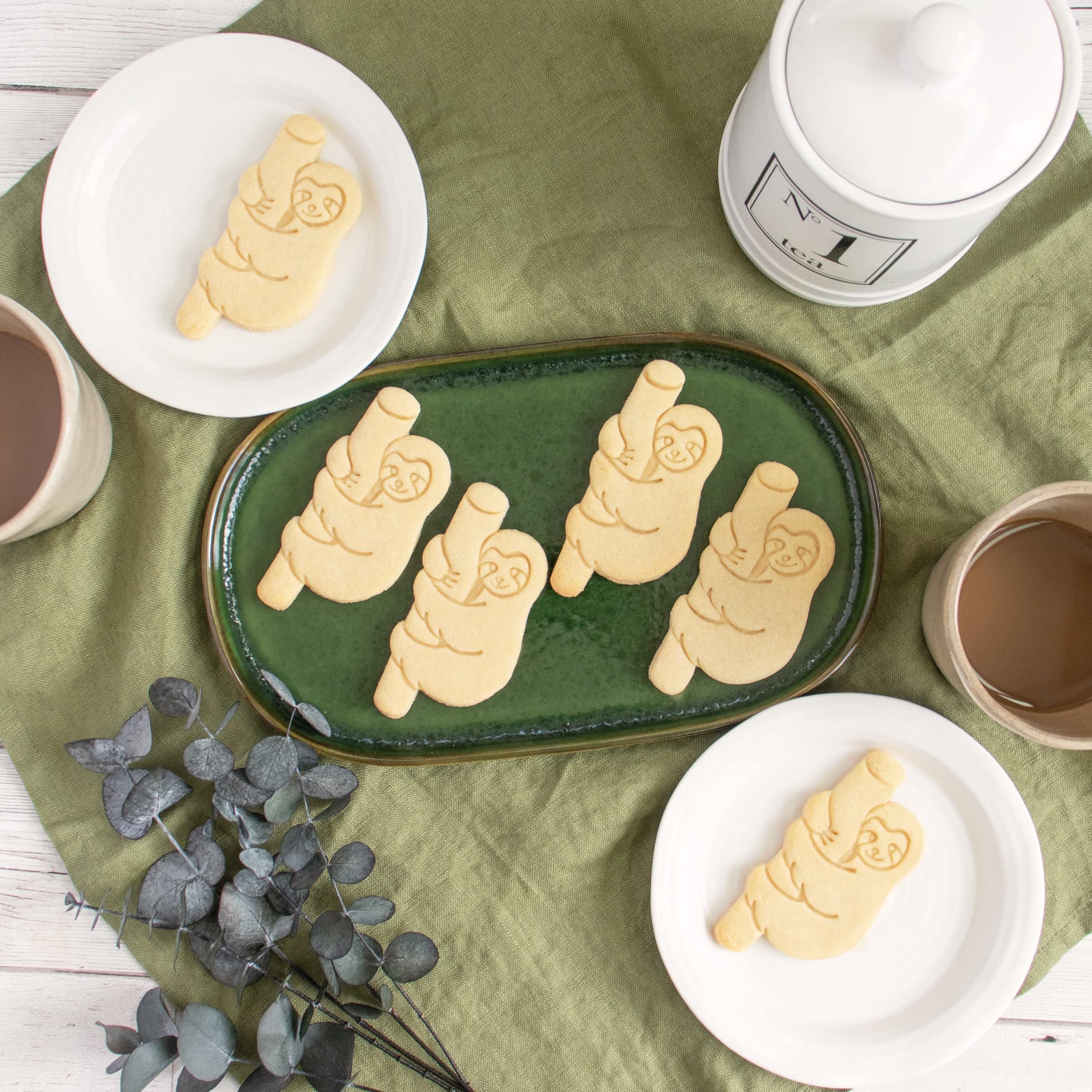 Sloth On Tree Cookie Cutter, 1 Piece - Bakerlogy