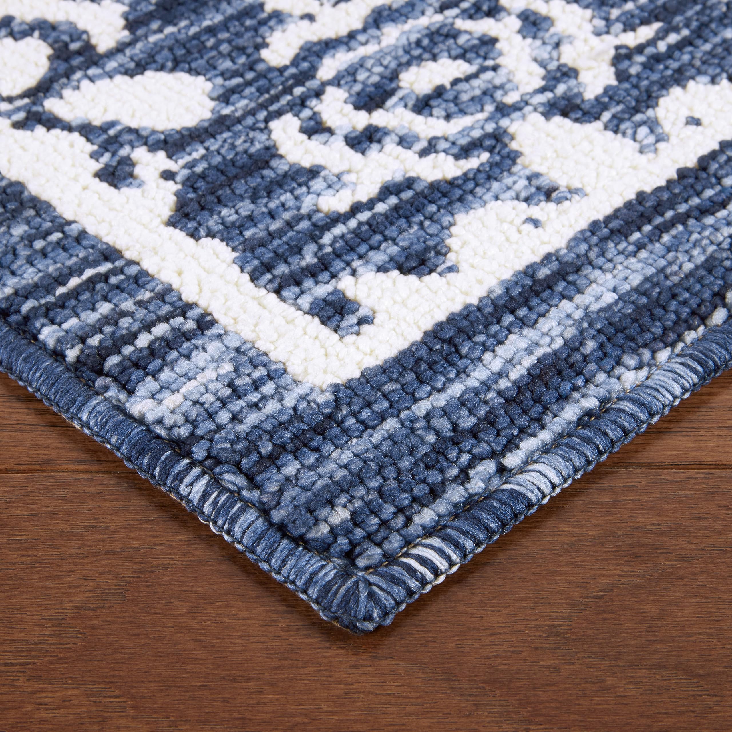 Town & Country Everyday Walker Damask Medallion Everwash Washable Multi-Use Decorative Rug, Tufted Kitchen Rug, Low-Profile Door
