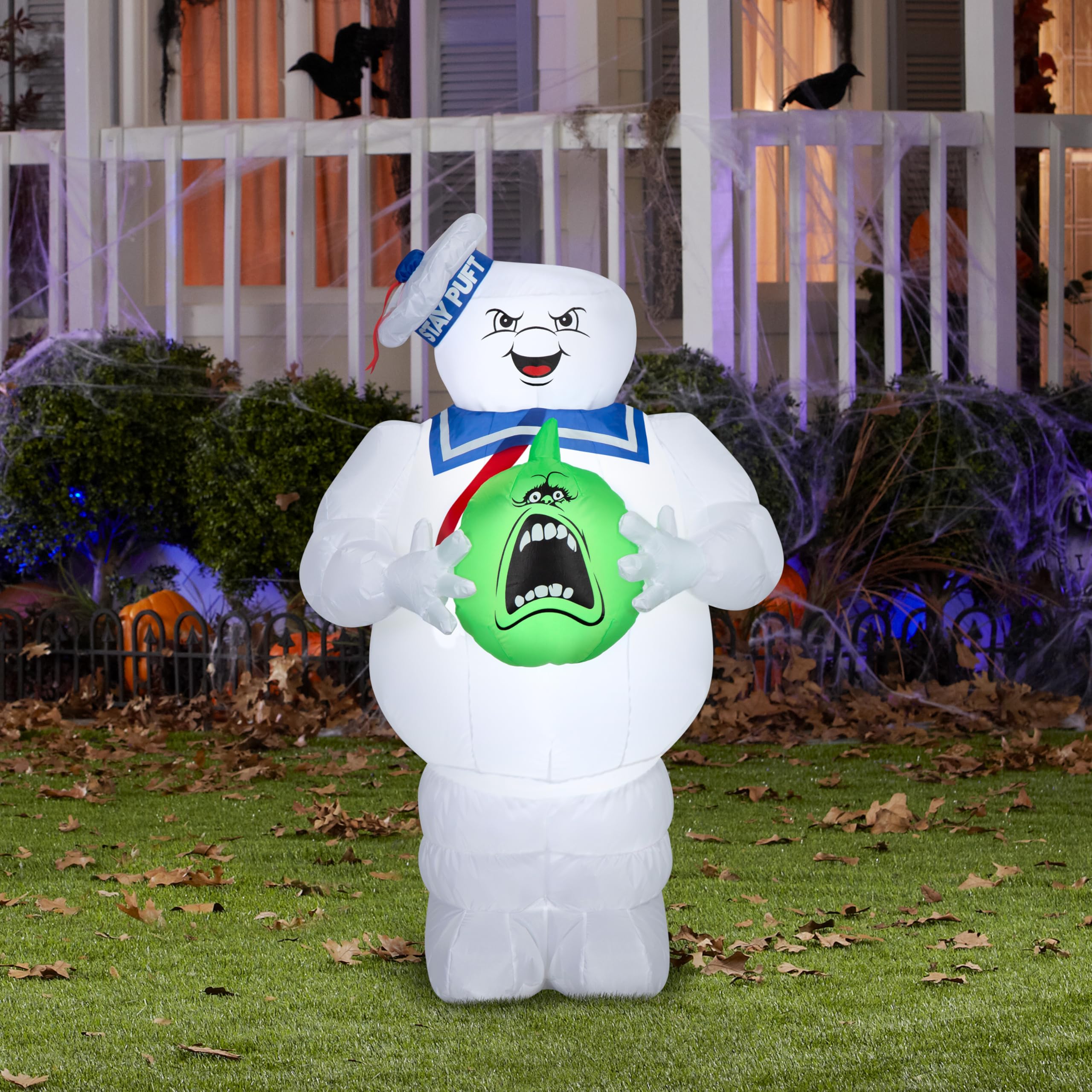 Gemmy Airblown Inflatable Stay Puft w/Pumpkin Ghostbusters, 3.5 ft Tall, Multicolored