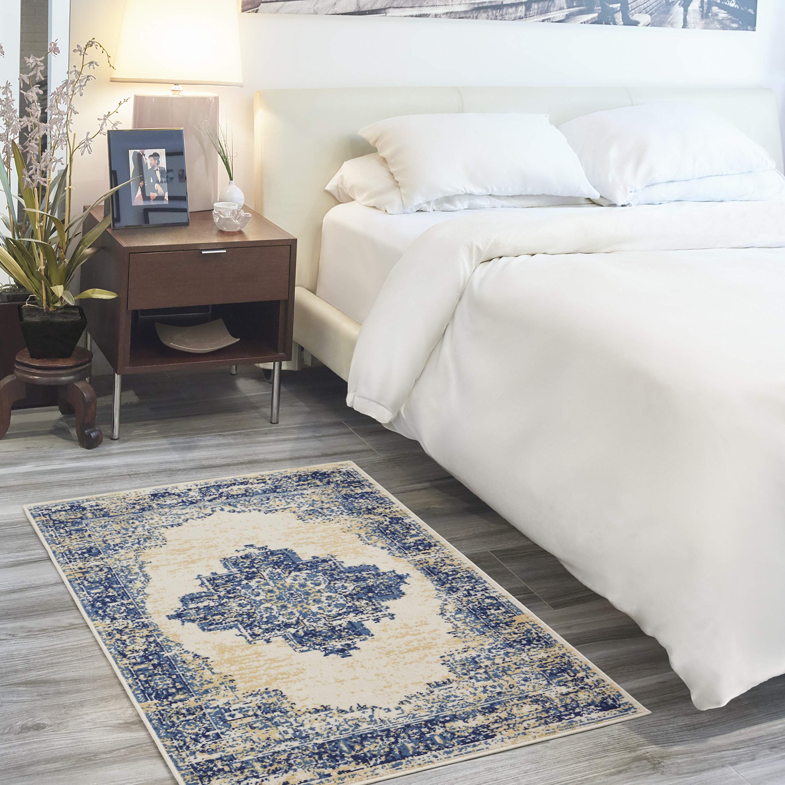 Nourison Grafix Traditional White 3 x 5 Area-Rug, Easy-Cleaning, Non Shedding, Bed Room, Living Room, Dining Room, Kitchen (3x