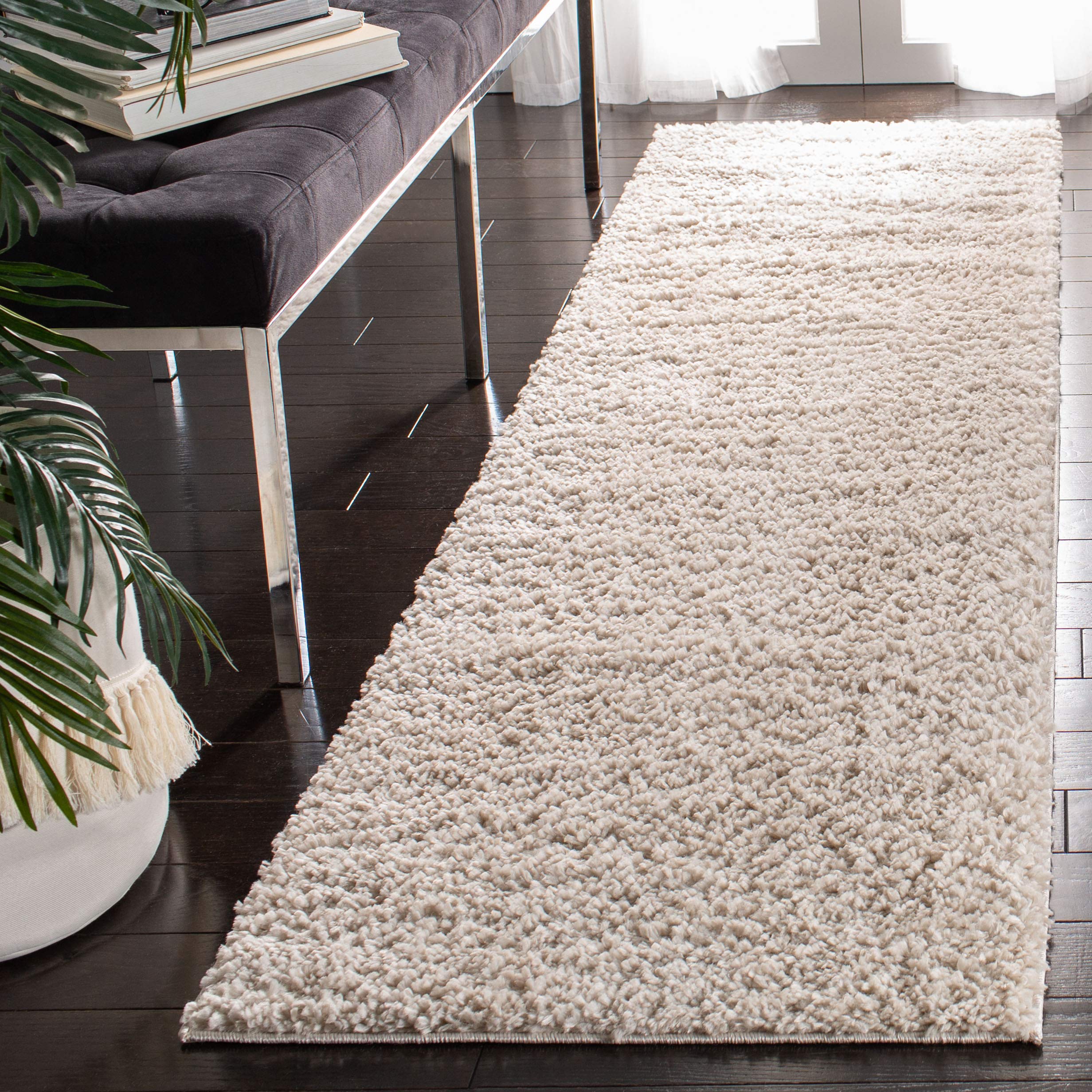 SAFAVIEH August Shag 900 Collection Runner Rug - 16 Runner, Beige, Transitional Design, Ideal for High Traffic Areas in Hallway