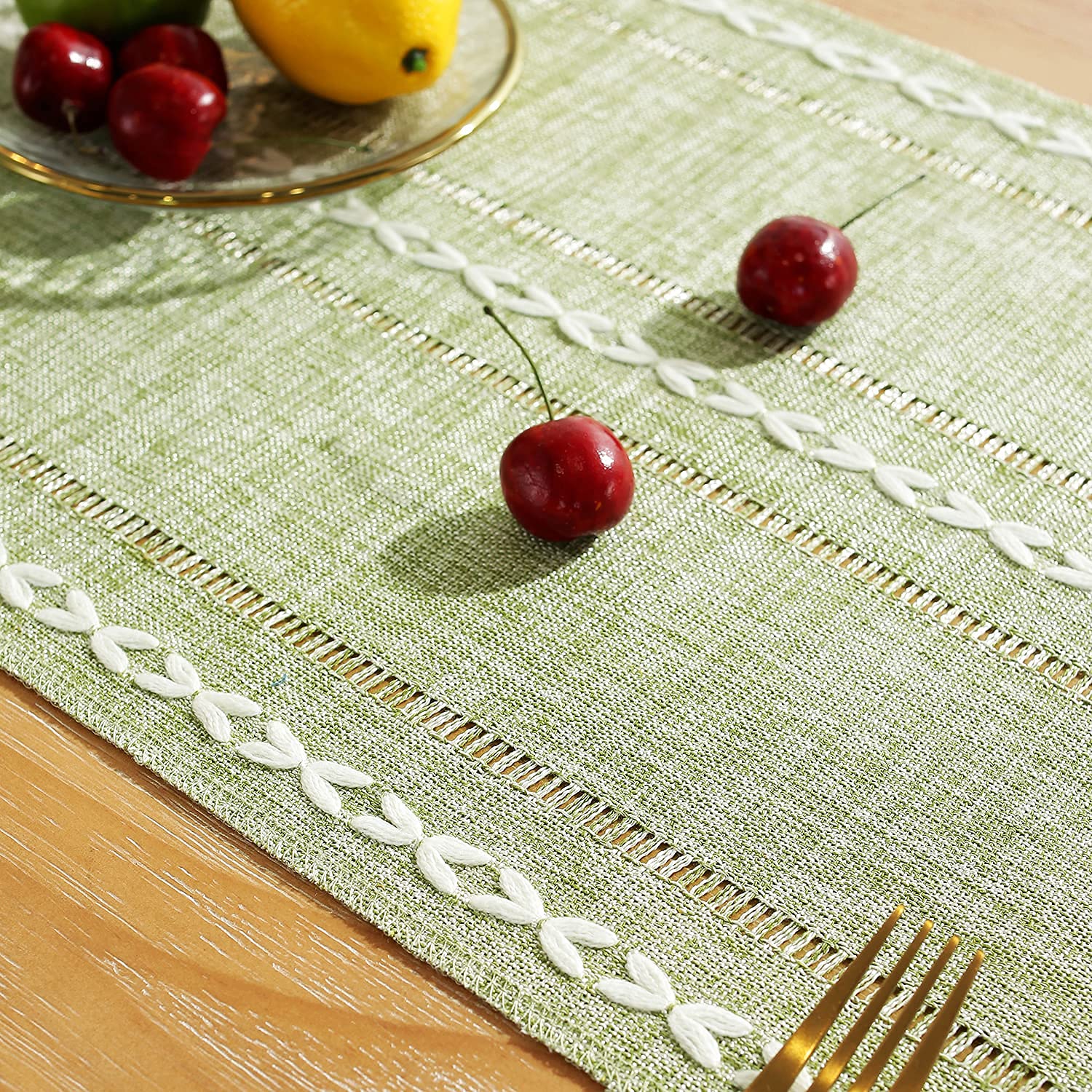 Chassic Rustic Farmhouse Style Linen Table Runner, Boho Handmade Tassel Embroidered Table Runners 72 Inches Long For Holiday Par
