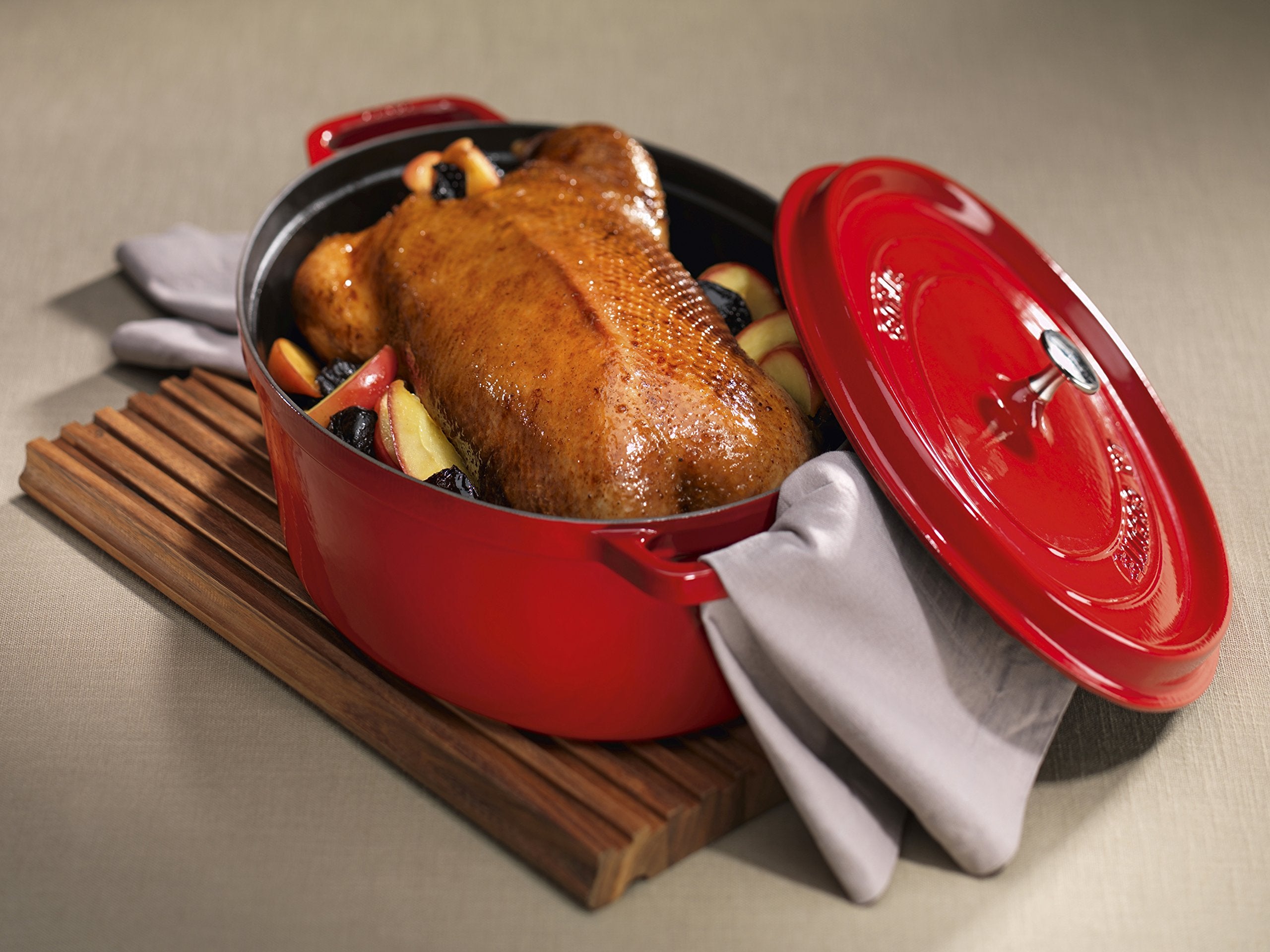Staub La Cocotte Oval 40509-857 Pico Cocotte Oval Cherry, 11.4 Inches (29 Cm), Large, Both Handed Castings, Enameled Pot, Induct