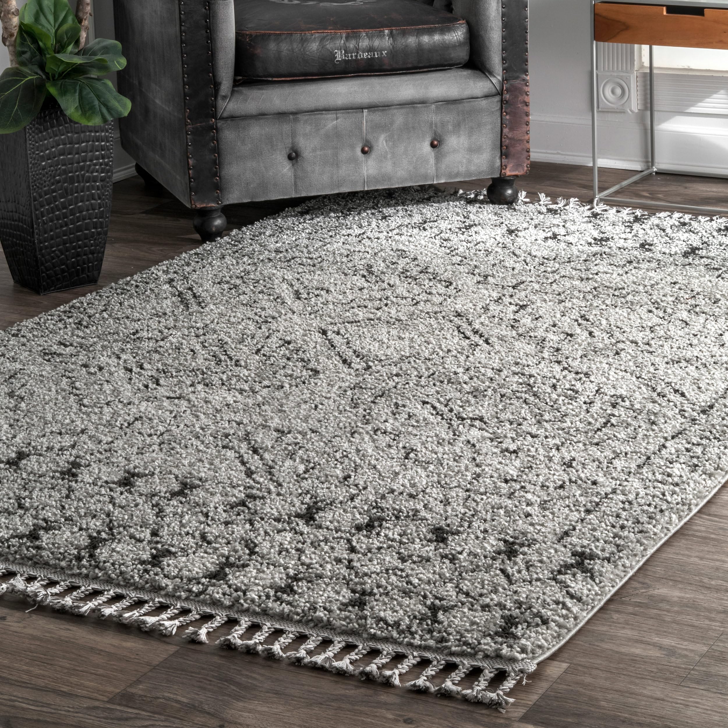 nuLOOM Vasiliki Moroccan Shag Tasseled Accent Rug, 4 Square, Grey