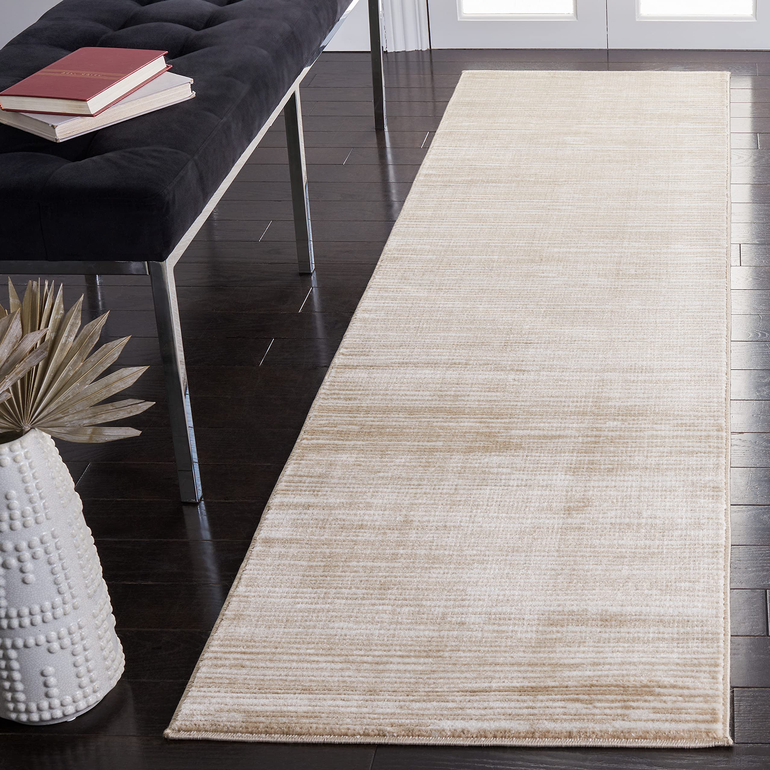 SAFAVIEH Vision Collection Runner Rug - 22 x 16, Creme, Modern Ombre Tonal Chic Design, Non-Shedding & Easy Care, Ideal for Hi