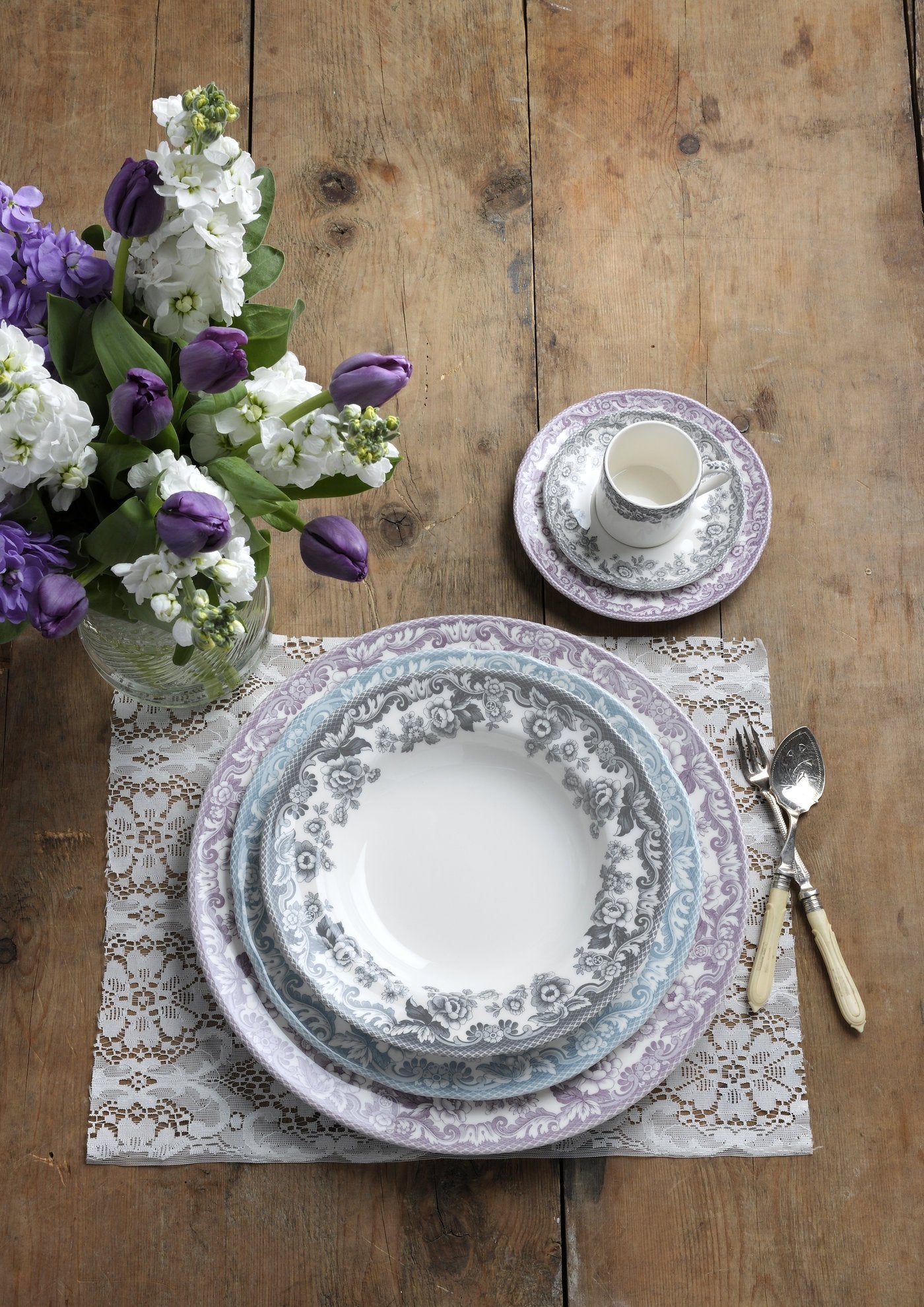 Spode Delamere Dinner Plate Set of 4, 10.5” Earthenware, White/Brown, Microwave & Dishwasher Safe, Model 1643521