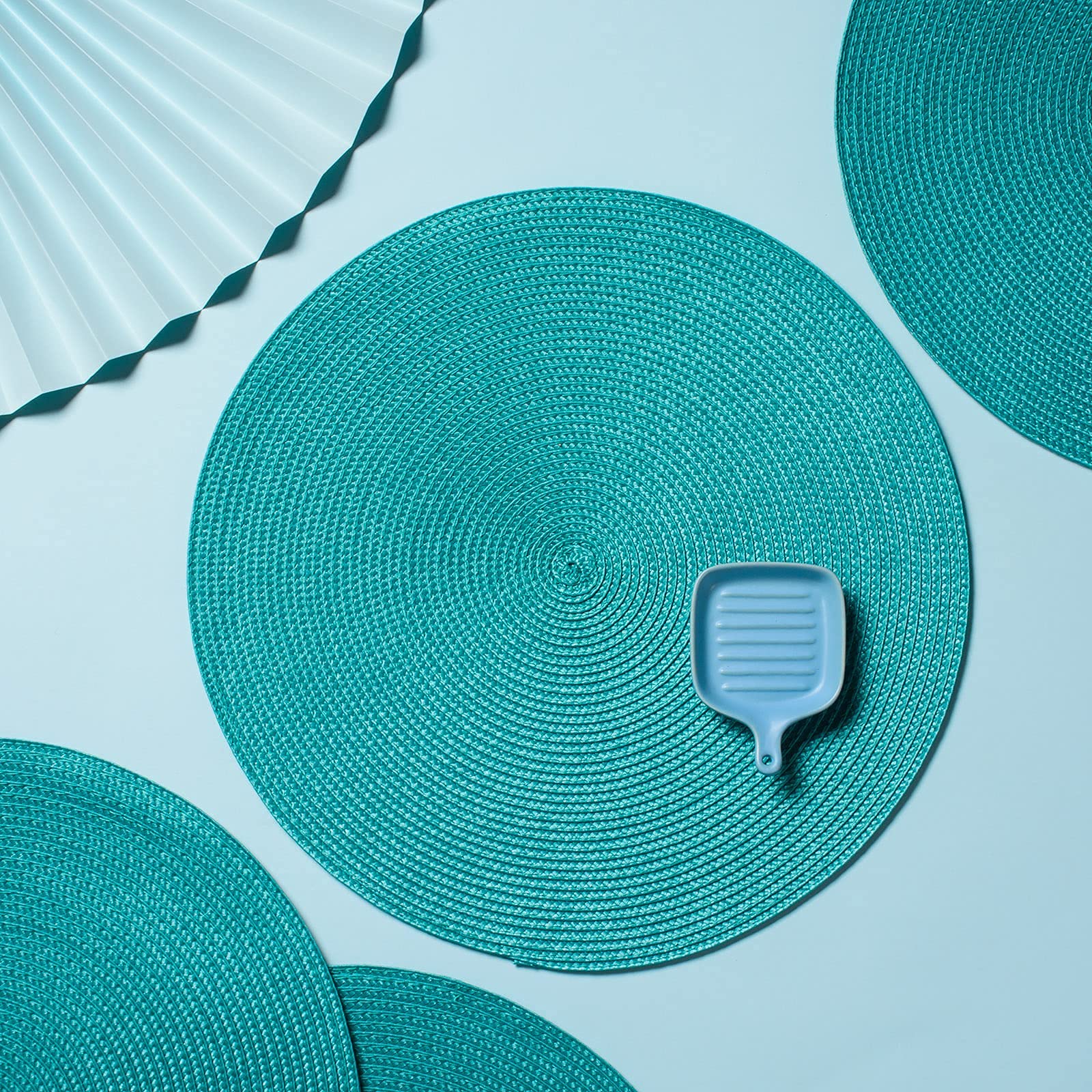 Ahhfsmei Round Braided Placemats 15 Inch Round Table Mats For Dining Tables Natural Woven Heat Resistant Place Mats Set Of 6 (Tu