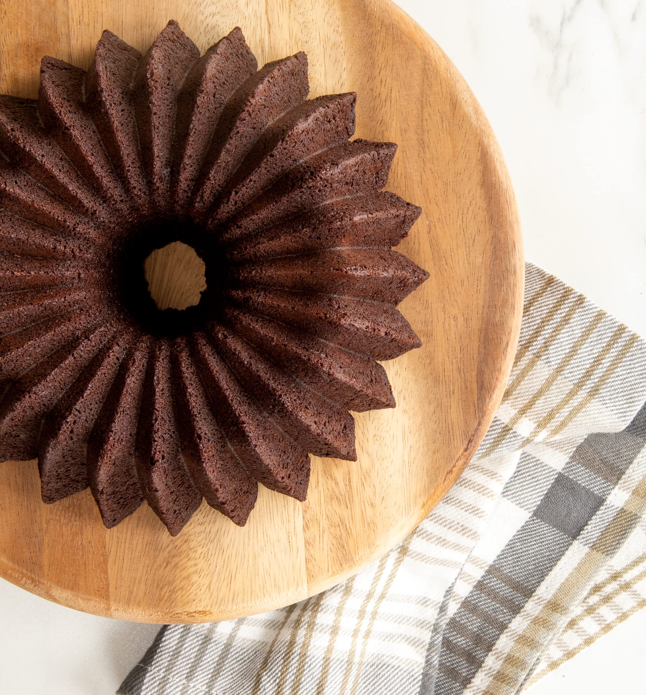 Nordic Ware Brilliance Bundt, 5 Cup, Gold