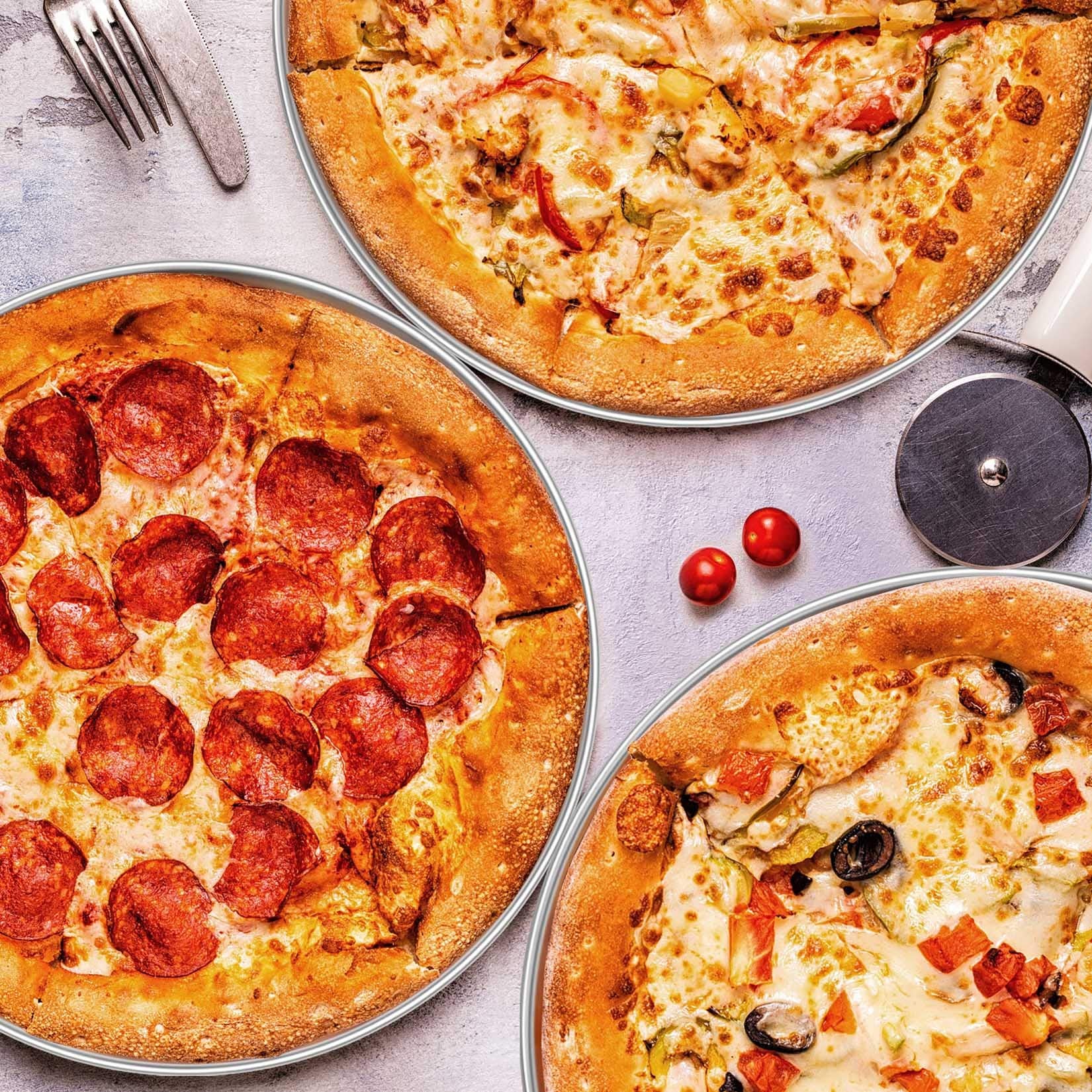 P&P Chef Pizza Pans, 13 Inch Stainless Steel Pizza Tray, Round Pizza Dish Plate For Oven Baking, Healthy & Heavy Duty, Rust Free