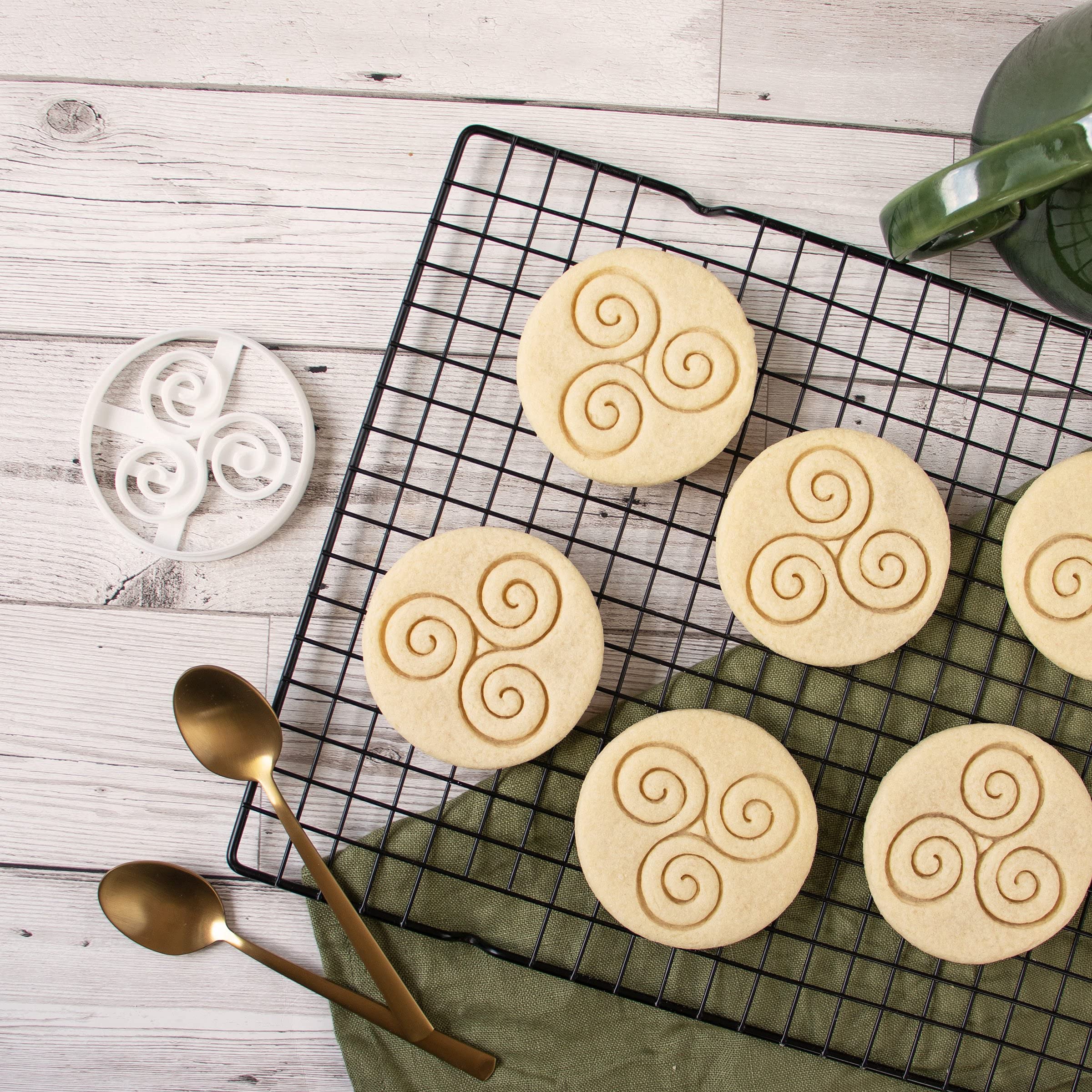 Nordic Runes - Triskelion Cookie Cutter, 1 Piece - Bakerlogy