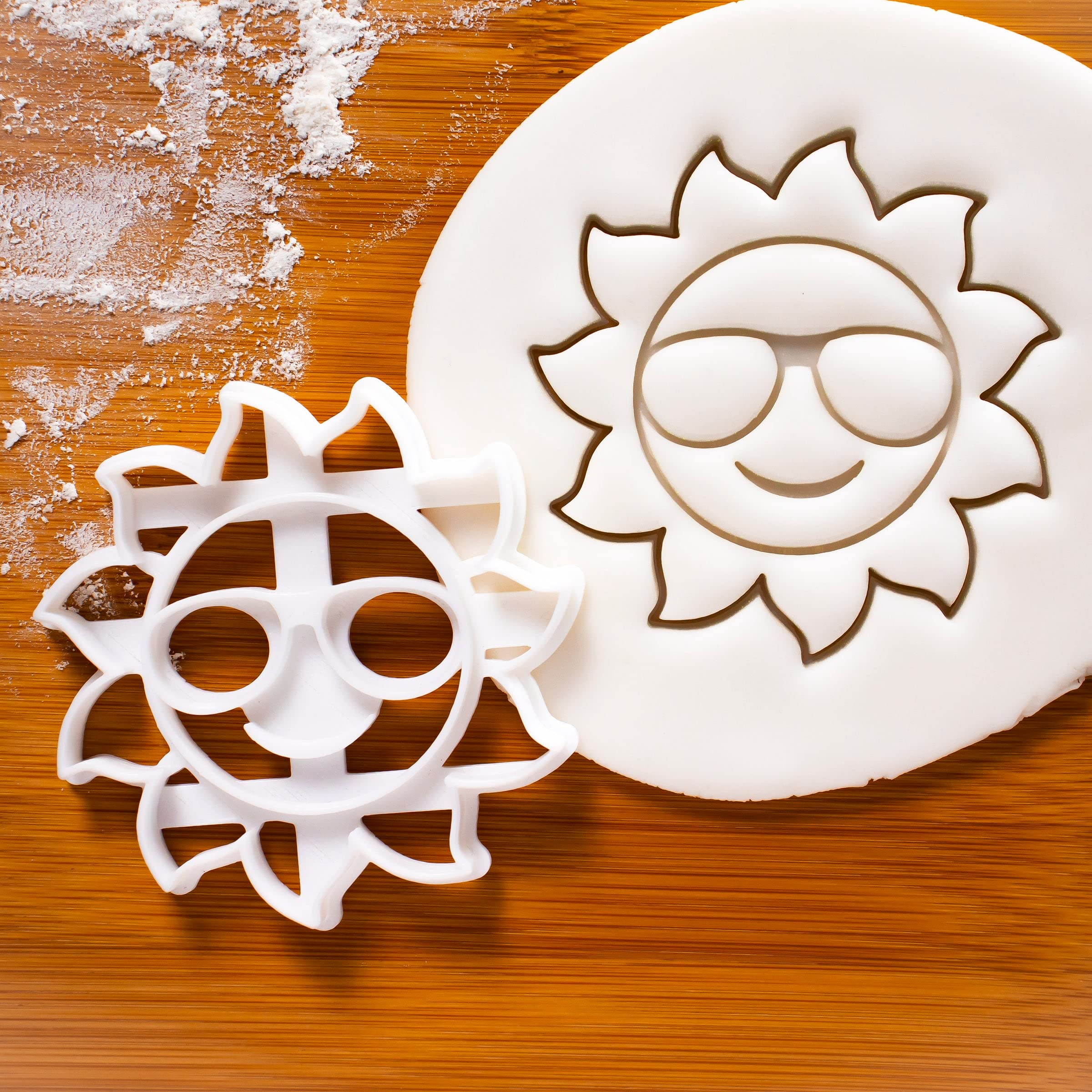 Sun Cookie Cutter, 1 Piece - Bakerlogy