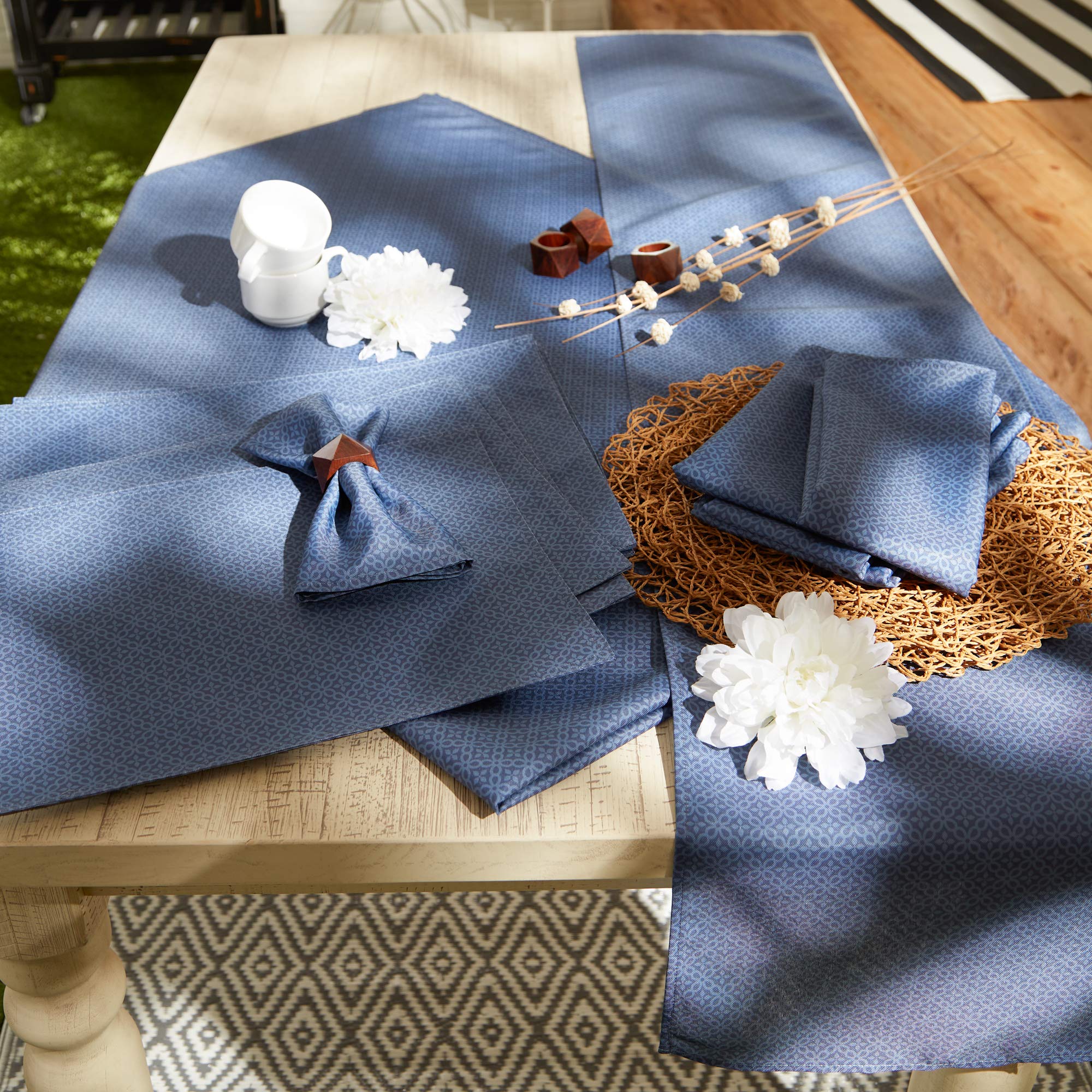 DII French Blue Tonal Lattice Print Outdoor Tablecloth With Zipper