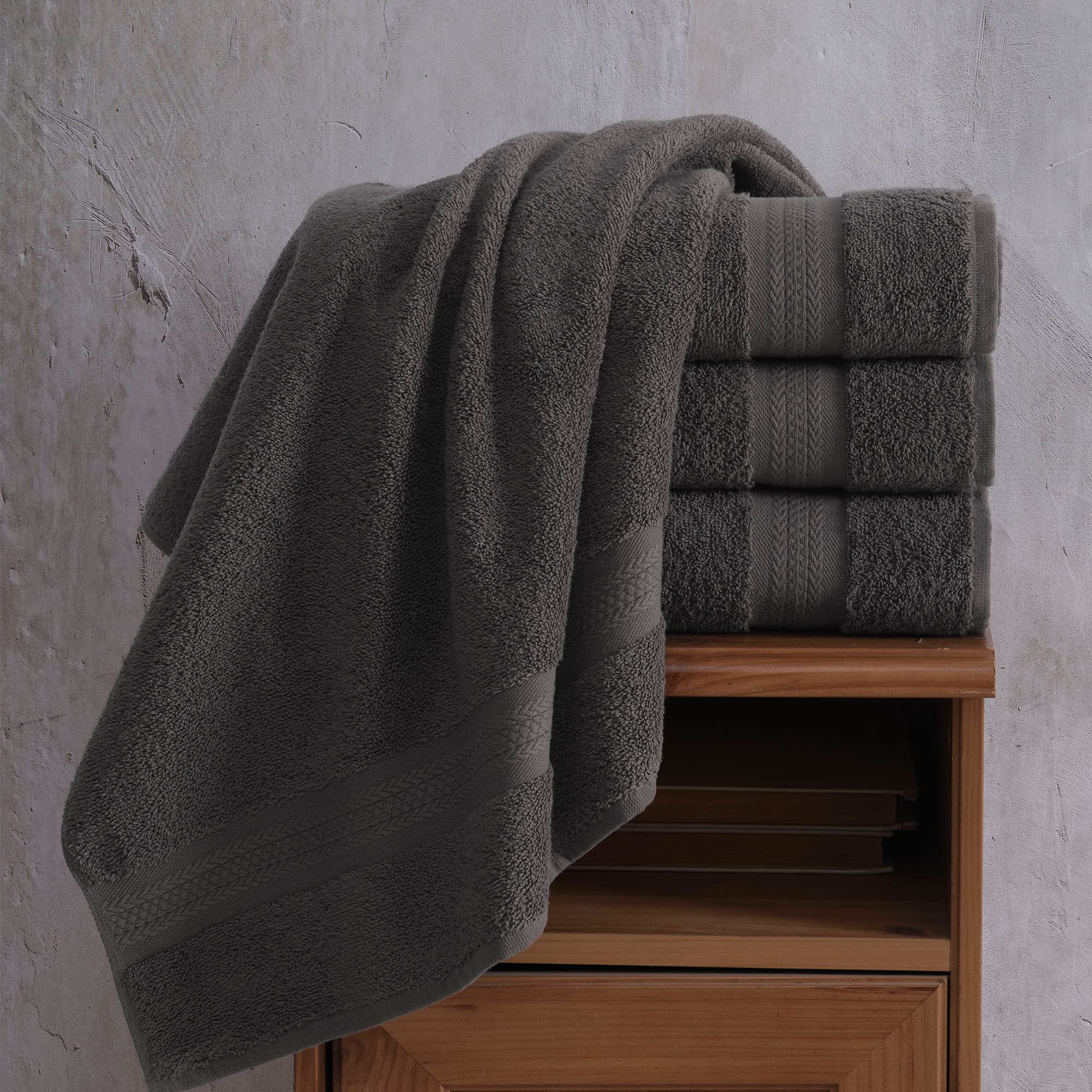 REGAL RUBY 4 Pack Grey Bath Towels Quick-Dry High Absorbent 100% Turkish Cotton Towel for Bathroom  Guests  Pool  Gym  Camp  Travel  College Dorm  Shower