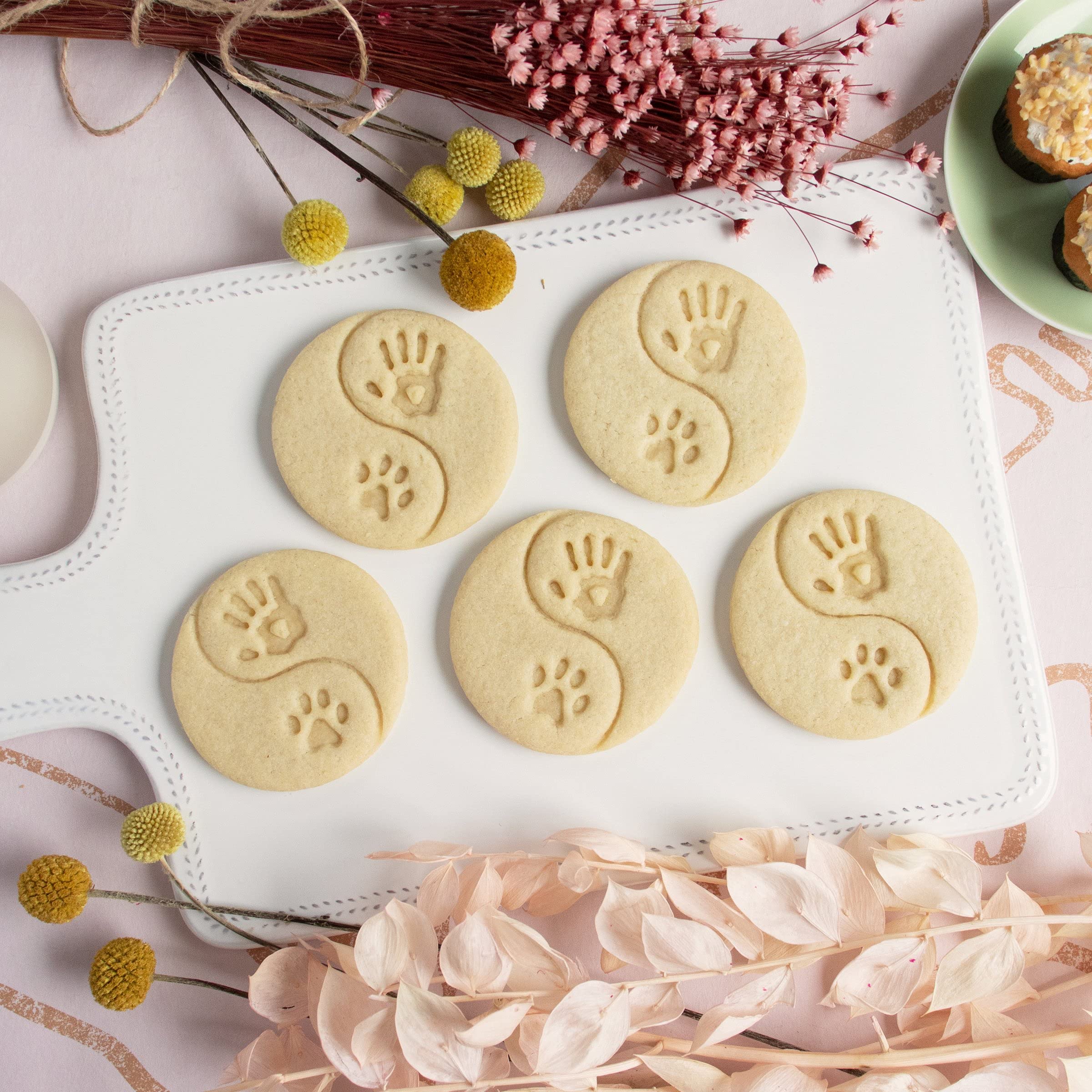Yin Yang Dog Paw Print And Human Hand Cookie Cutter, 1 Piece - Bakerlogy