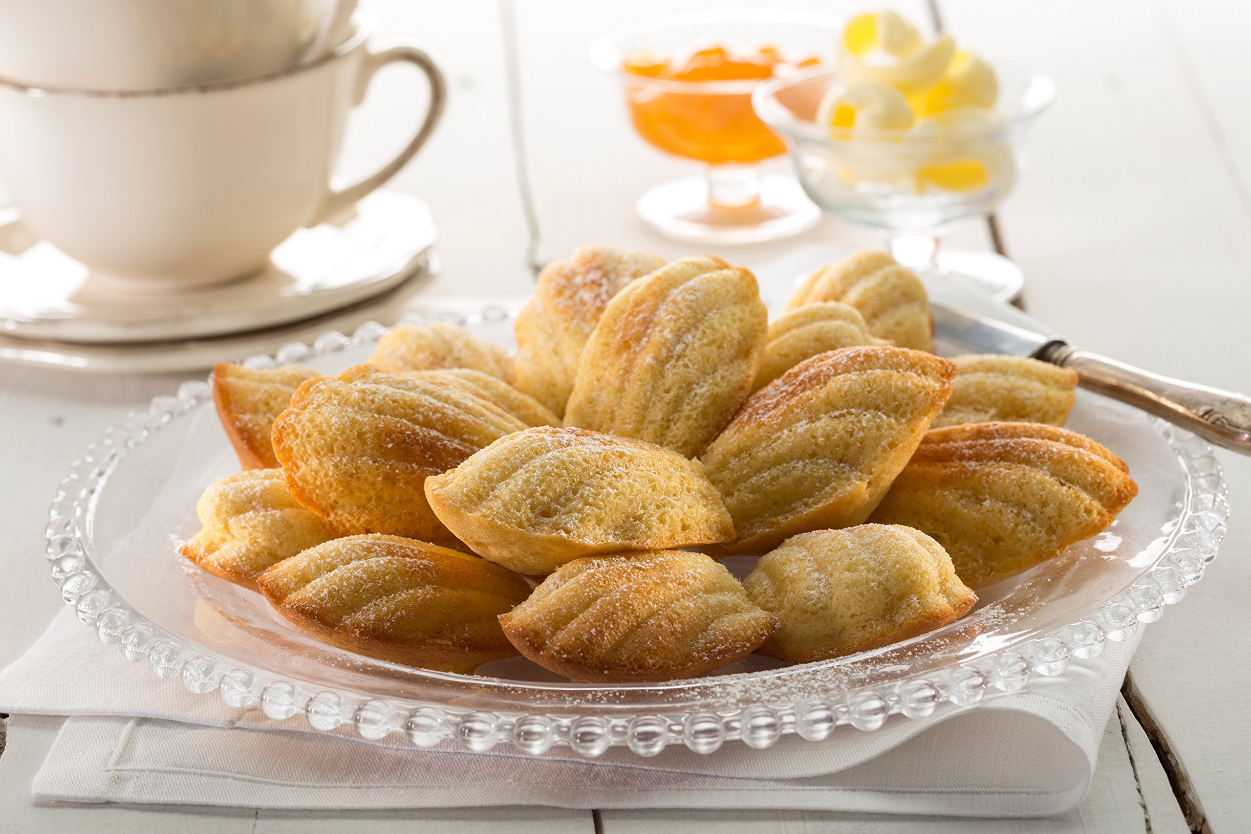 Lekue Red Silicone 9-Cup Madeleine Mold