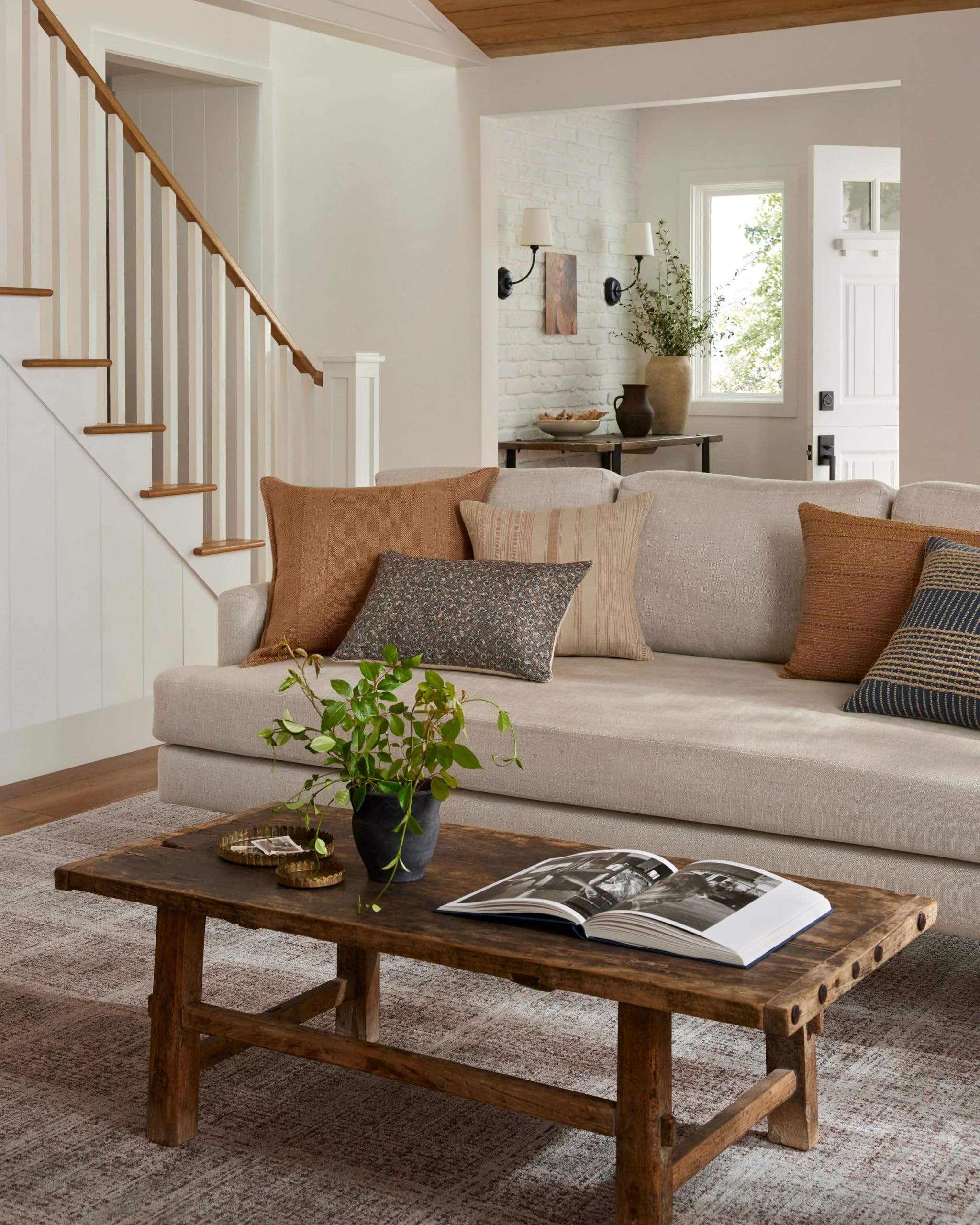 Loloi Angela Rose Ember Collection EMB-10 Fog/Dove 2-7 x 7-6 Runner Rug