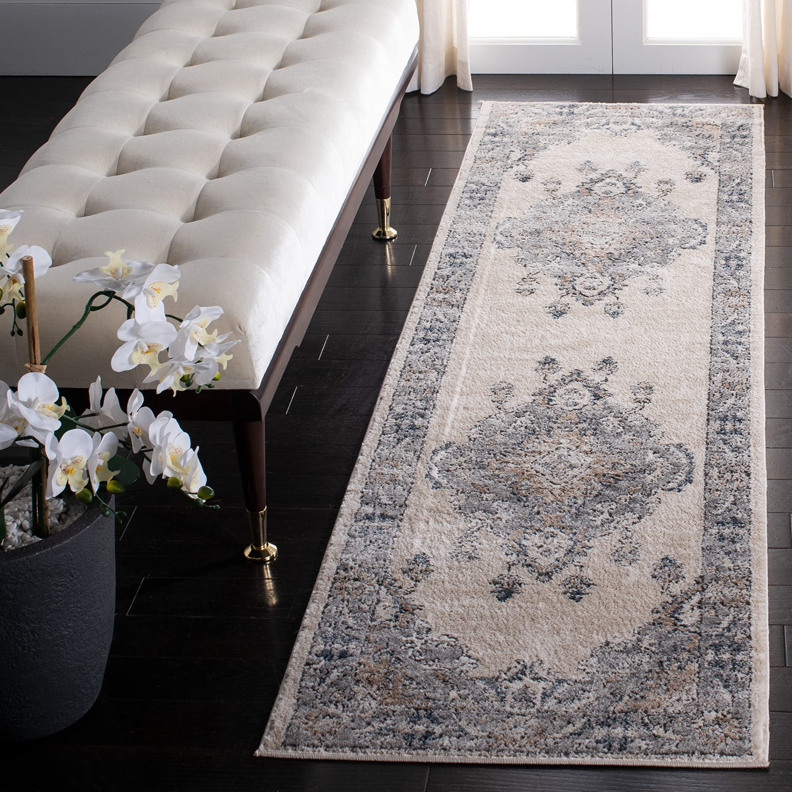 SAFAVIEH Oregon Collection Runner Rug - 22 x 6, Beige & Grey, Oriental Distressed Design, Non-Shedding & Easy Care, Ideal for 