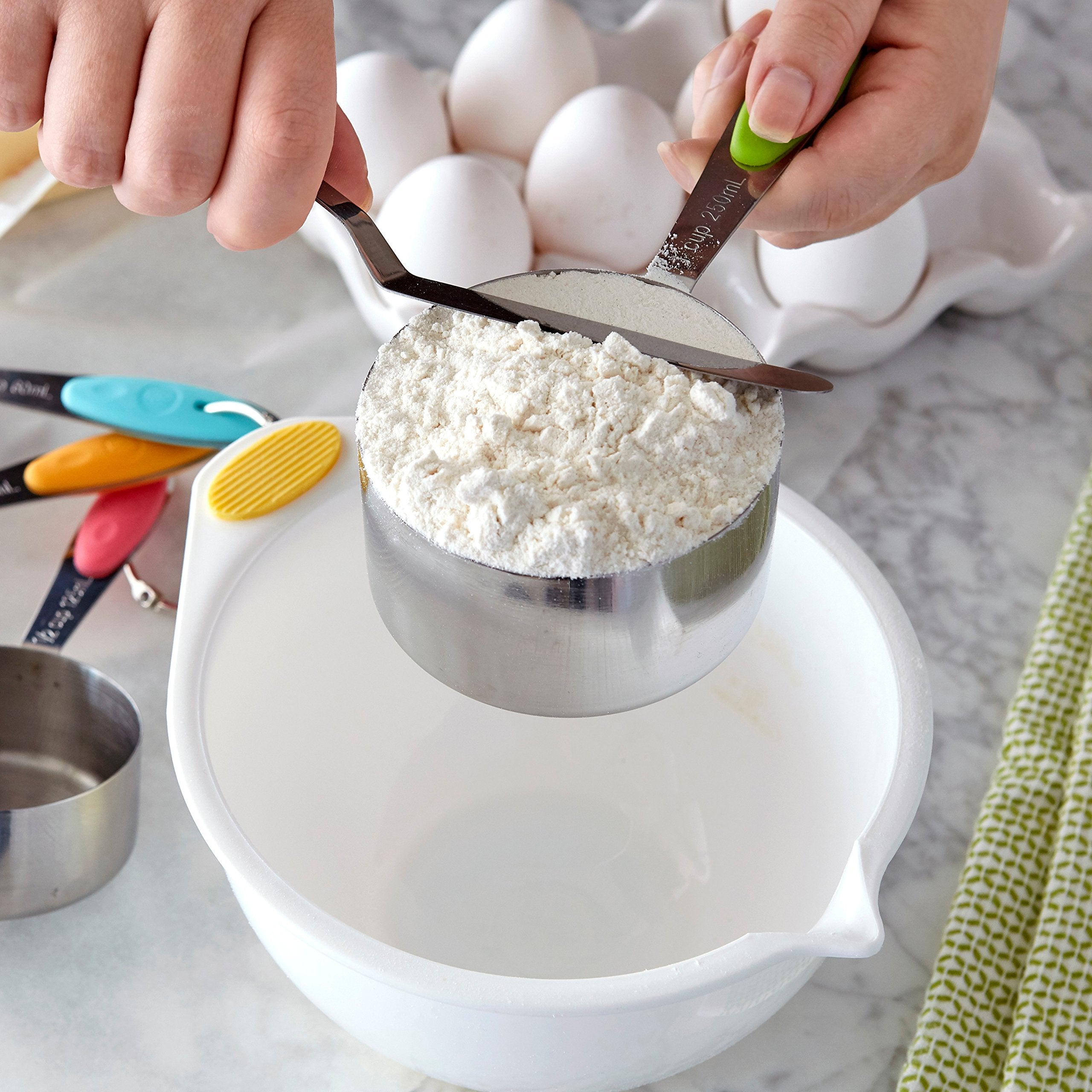 Wilton N/S Rosanna Pansino Measuring Cups, Assorted