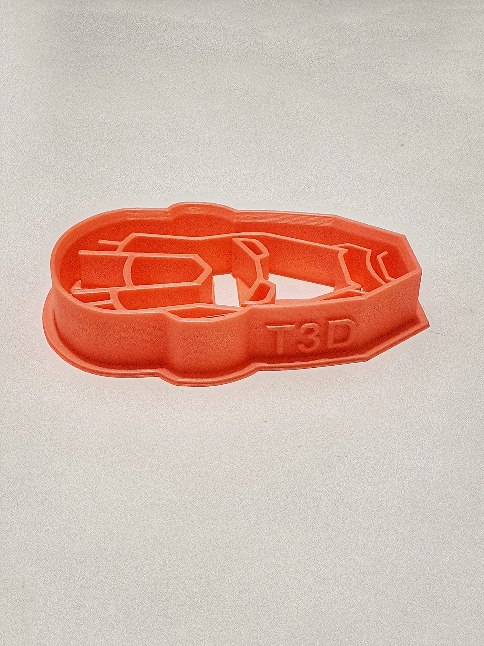 T3D Cookie Cutters Ironman Cookie Cutter, Suitable For Cakes Biscuit And Fondant Cookie Mold For Homemade Treats, 2.61 Inch X 3.