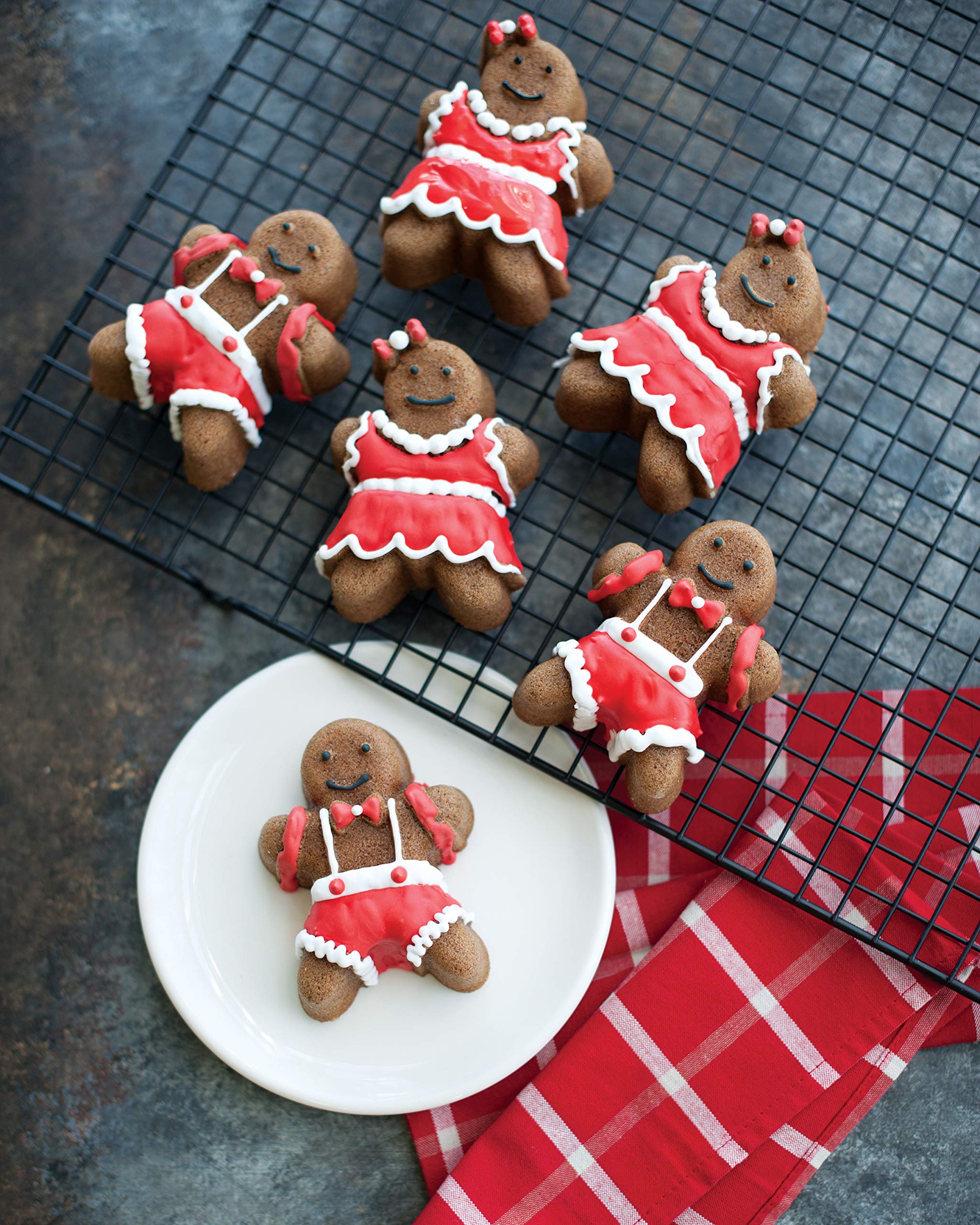 Nordic Ware Gingerbread Kids Cakelet Pan