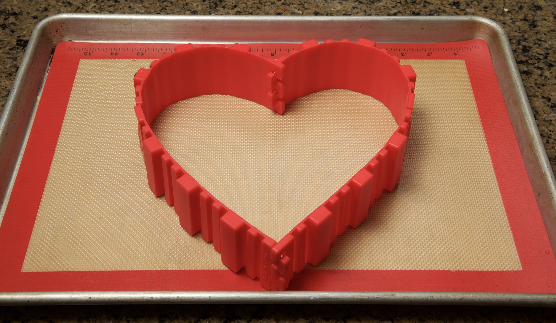 Sugarhouse Silicone Baking Mold | Links Into 50 Different Shapes (Mold Plus Mat)