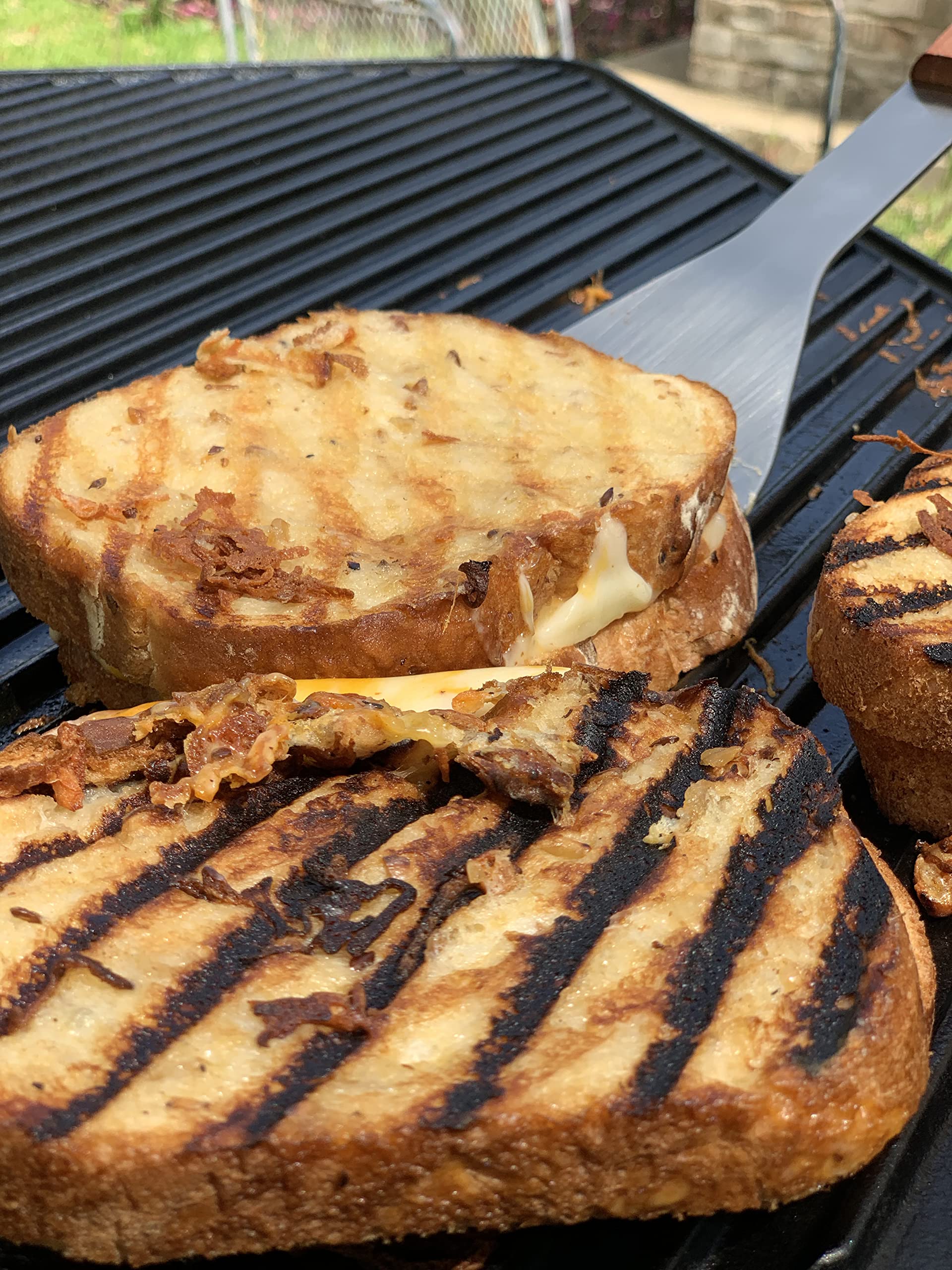 Bayou Classic  18-in Reversible Cast Iron Griddle